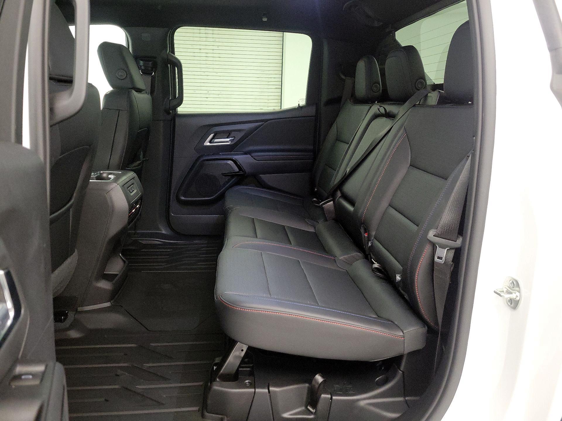 Thumbnail: 2025 Chevrolet Silverado EV - 19
