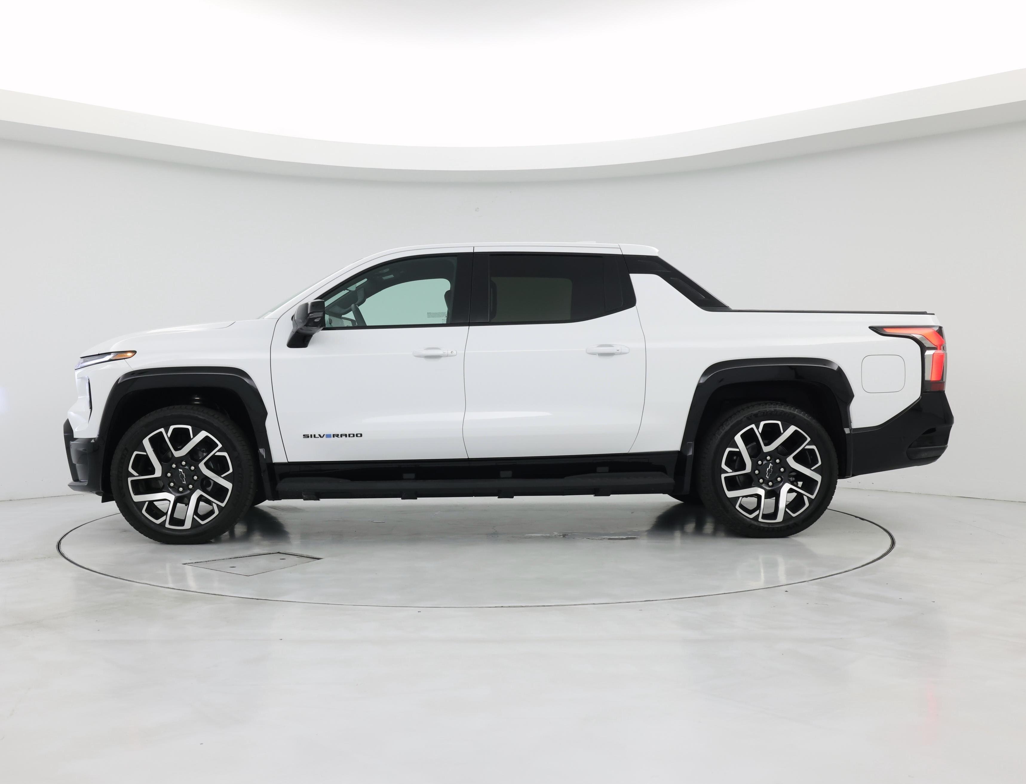 Thumbnail: 2025 Chevrolet Silverado EV - 3
