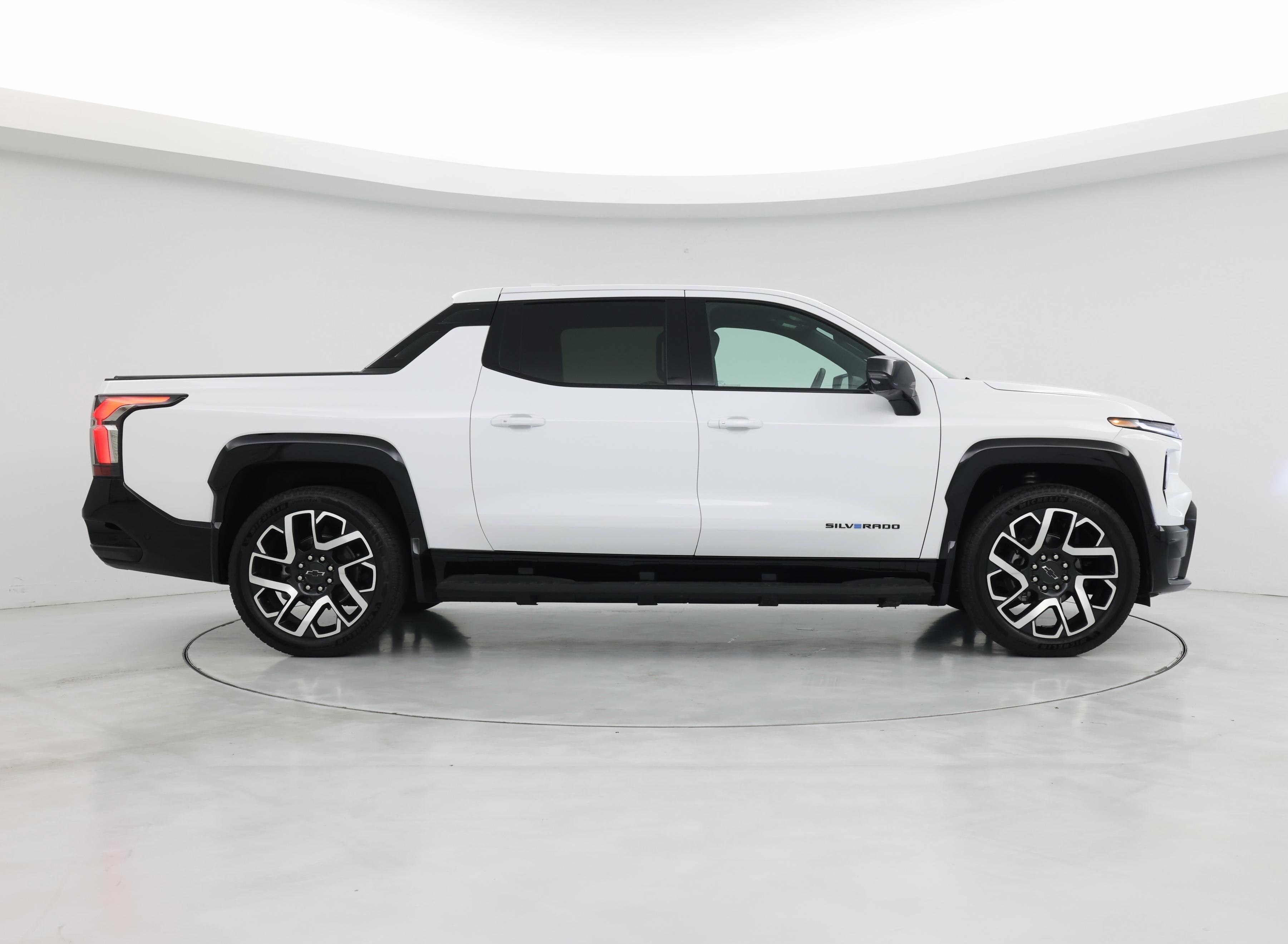 Thumbnail: 2025 Chevrolet Silverado EV - 7