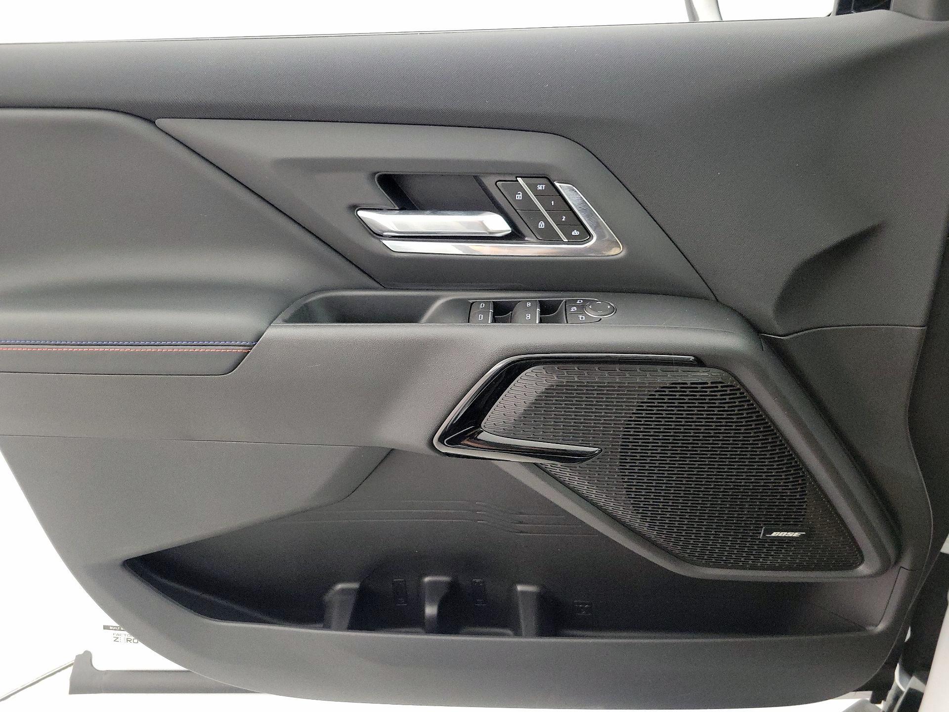Thumbnail: 2025 Chevrolet Silverado EV - 12