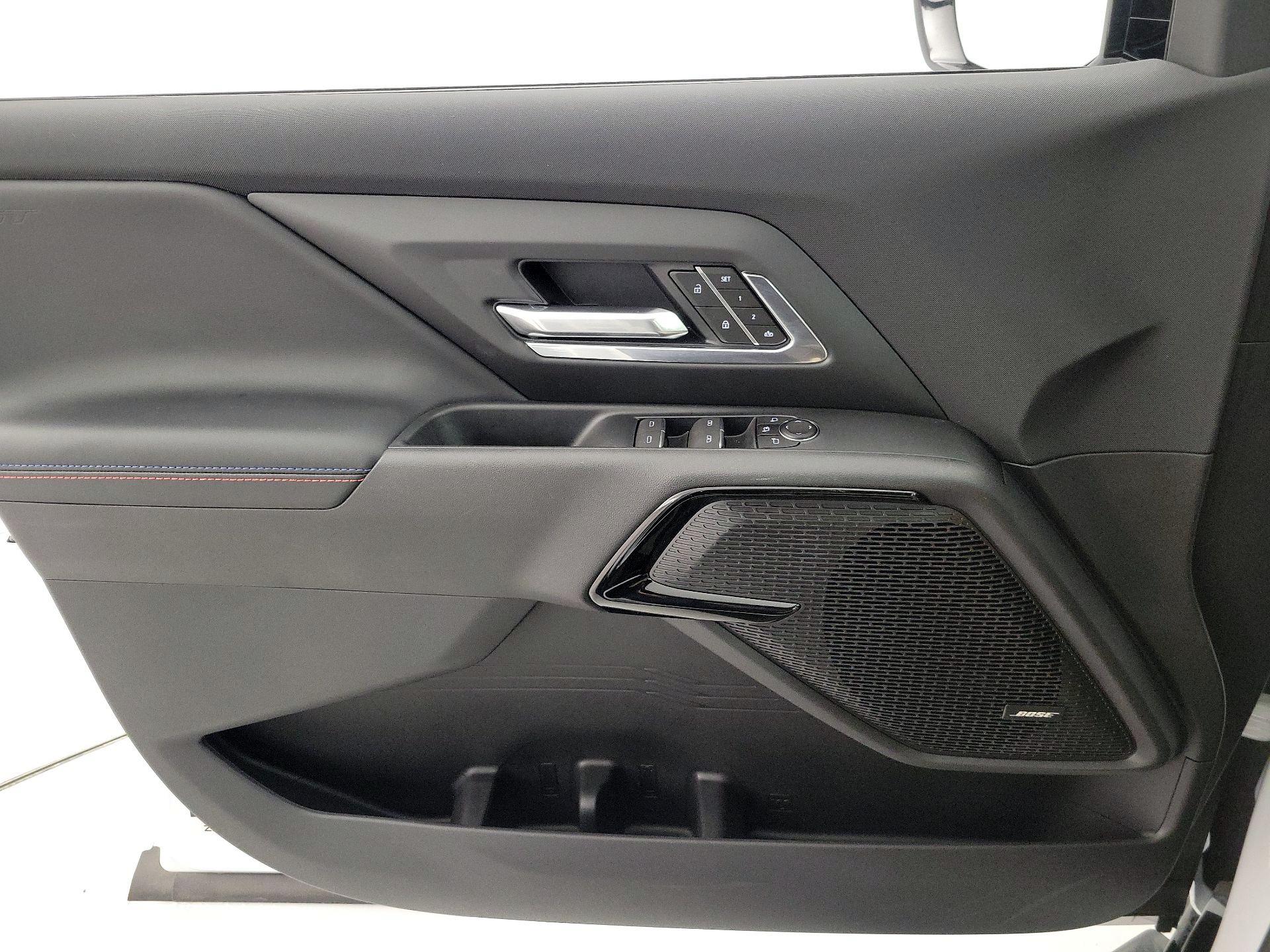 Thumbnail: 2025 Chevrolet Silverado EV - 12