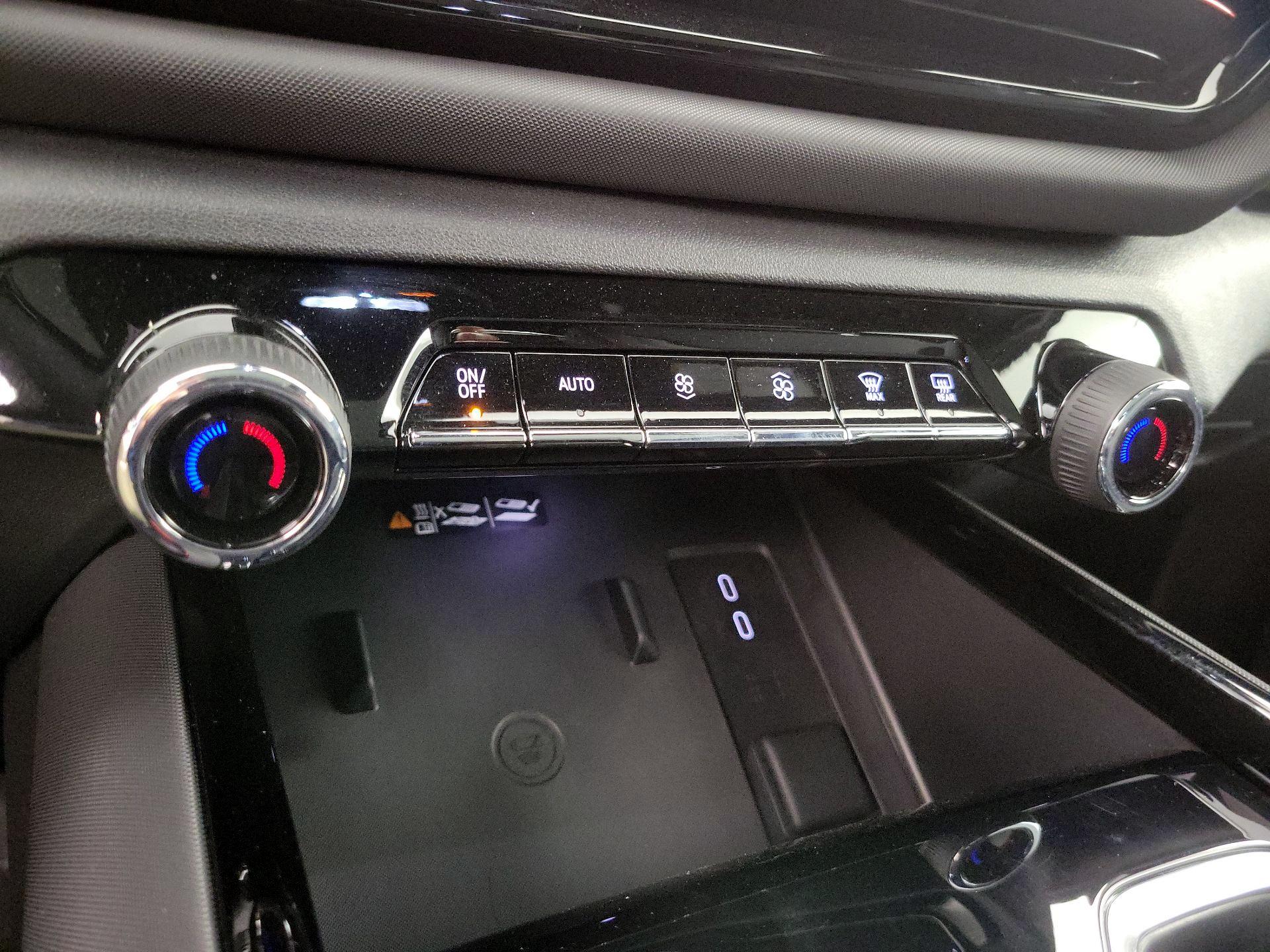Thumbnail: 2025 Chevrolet Silverado EV - 16