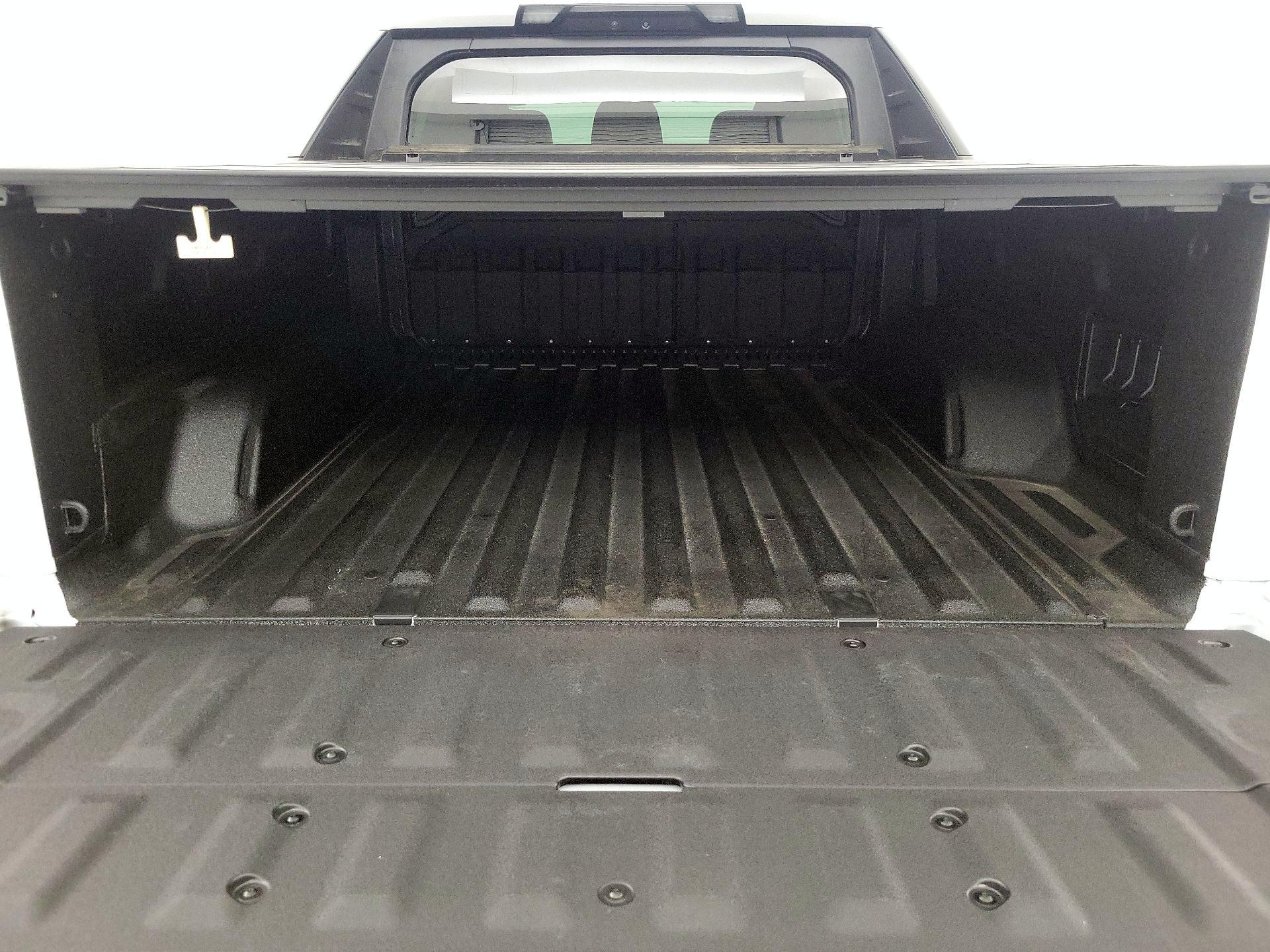 Thumbnail: 2025 Chevrolet Silverado EV - 20