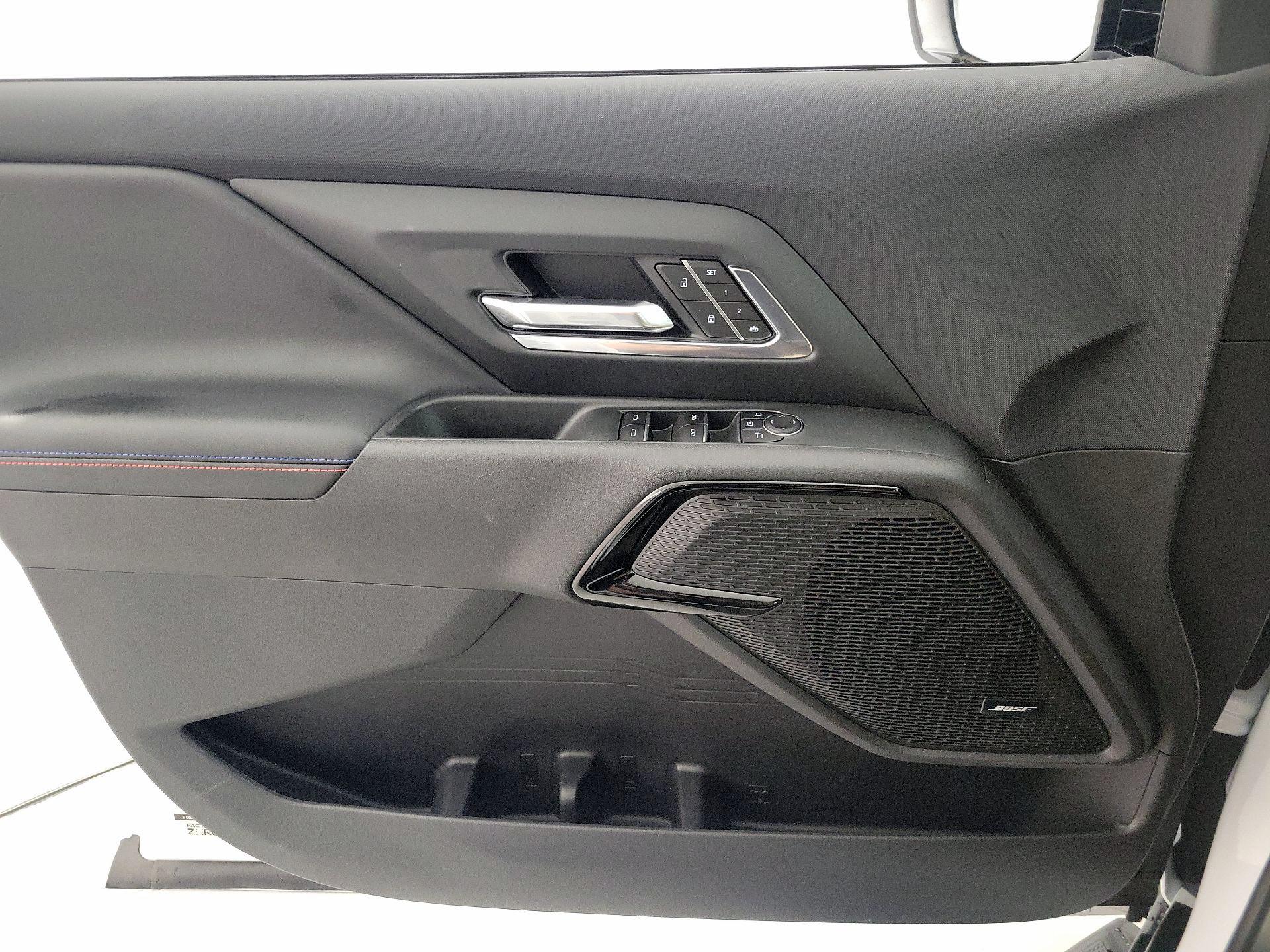 Thumbnail: 2025 Chevrolet Silverado EV - 12