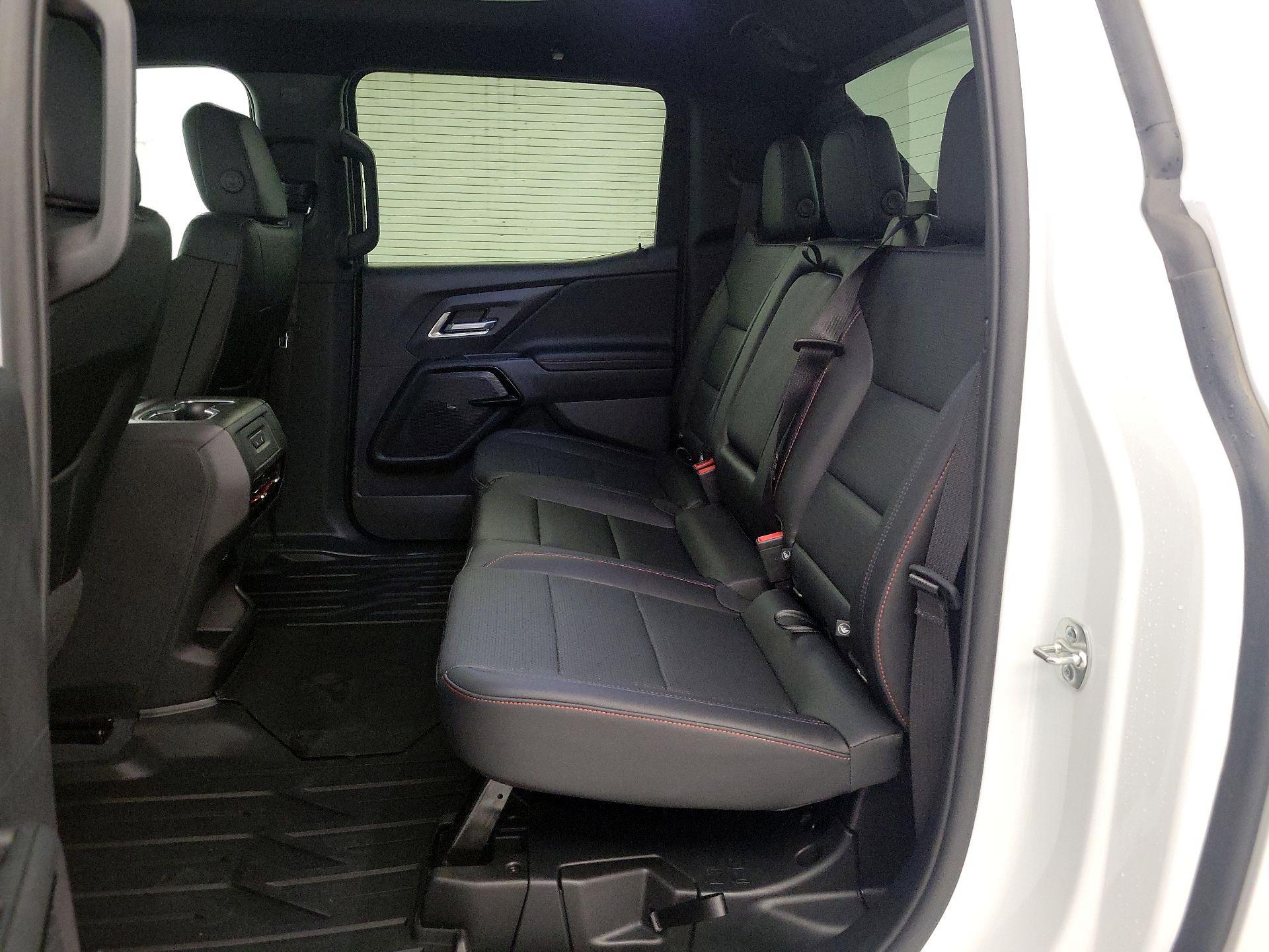 Thumbnail: 2025 Chevrolet Silverado EV - 19
