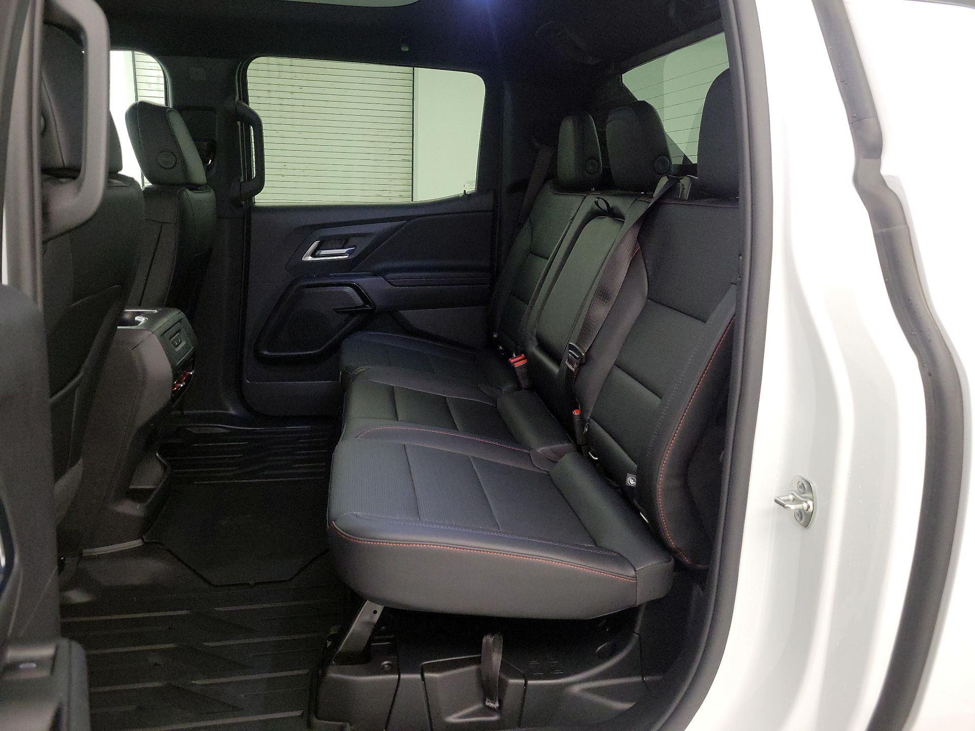 Thumbnail: 2025 Chevrolet Silverado EV - 19