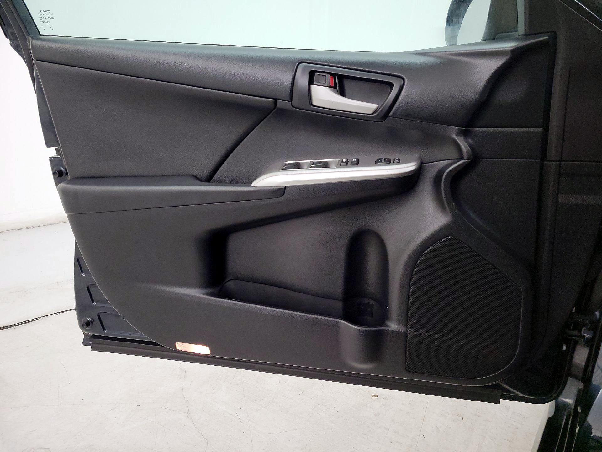 Thumbnail: 2014 Toyota Camry - 12