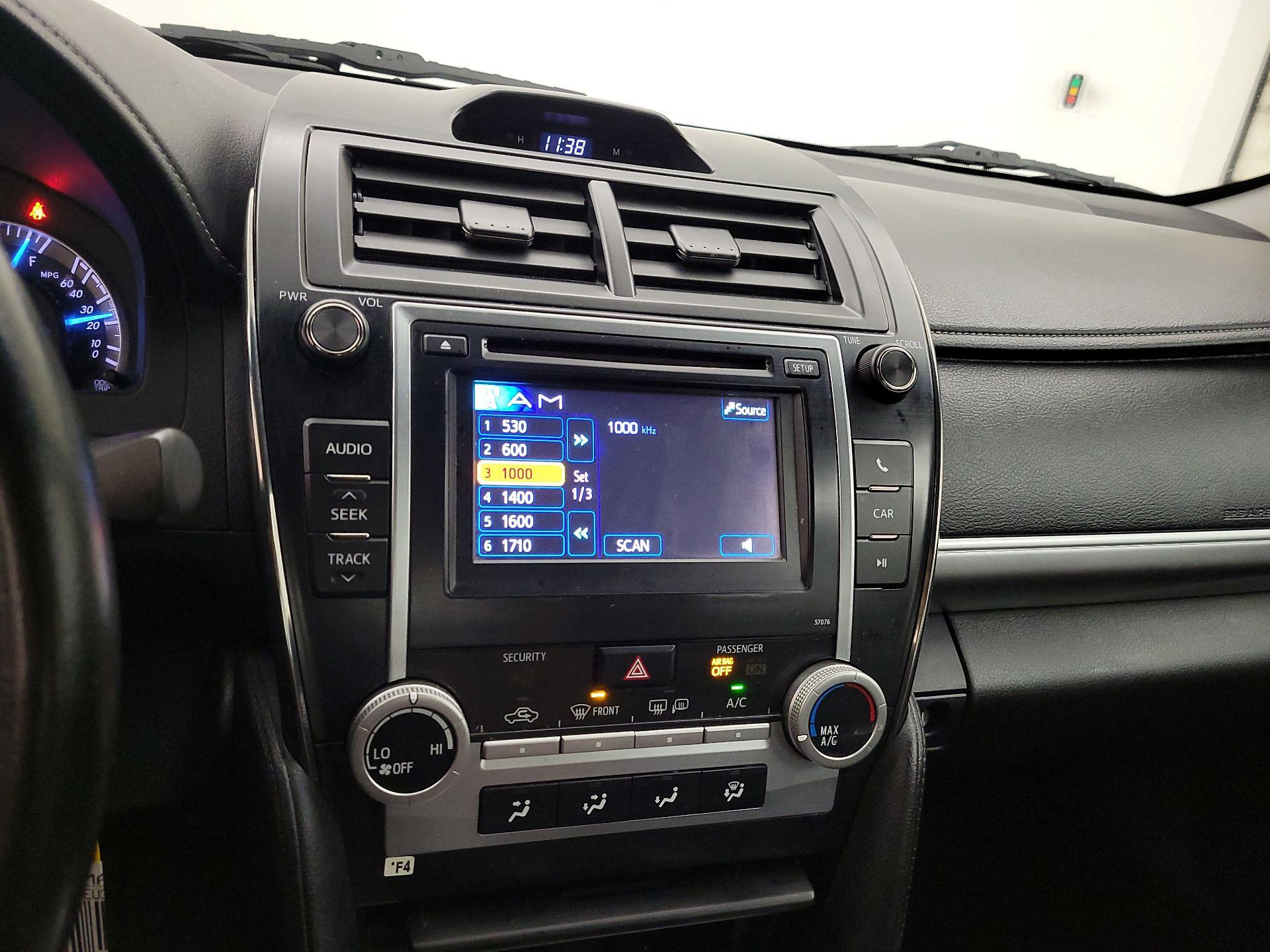 Thumbnail: 2014 Toyota Camry - 14