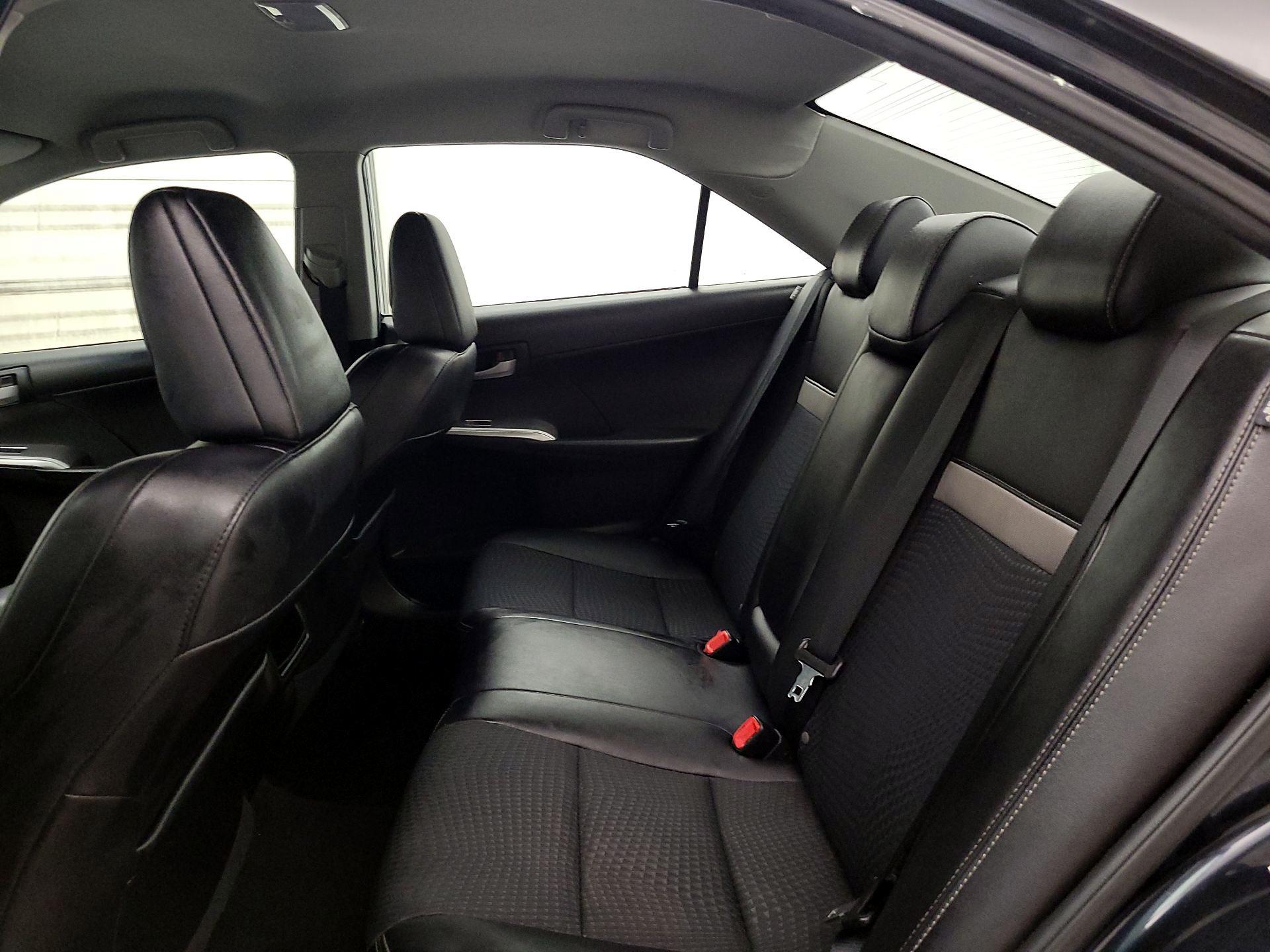 Thumbnail: 2014 Toyota Camry - 18
