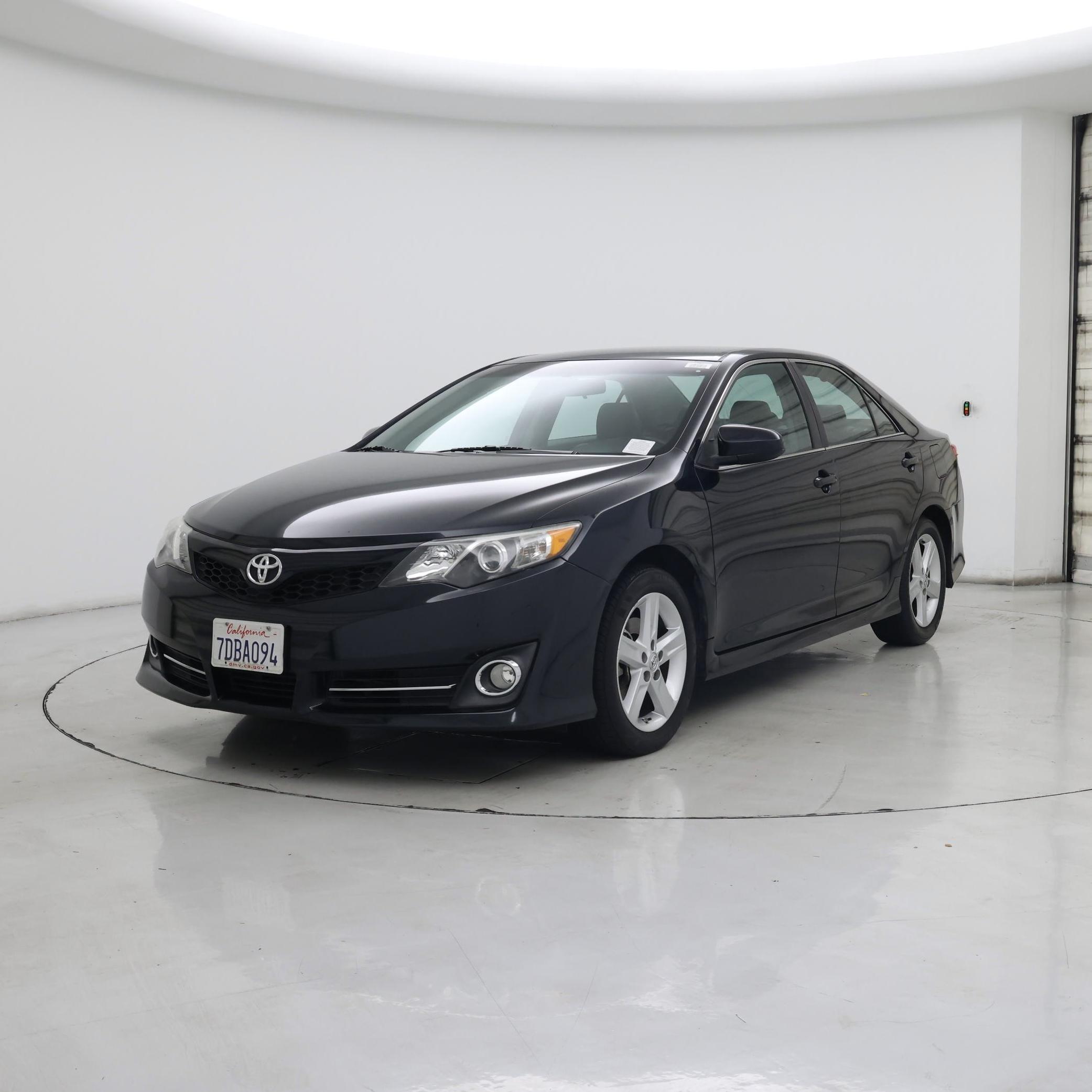 Thumbnail: 2014 Toyota Camry - 4
