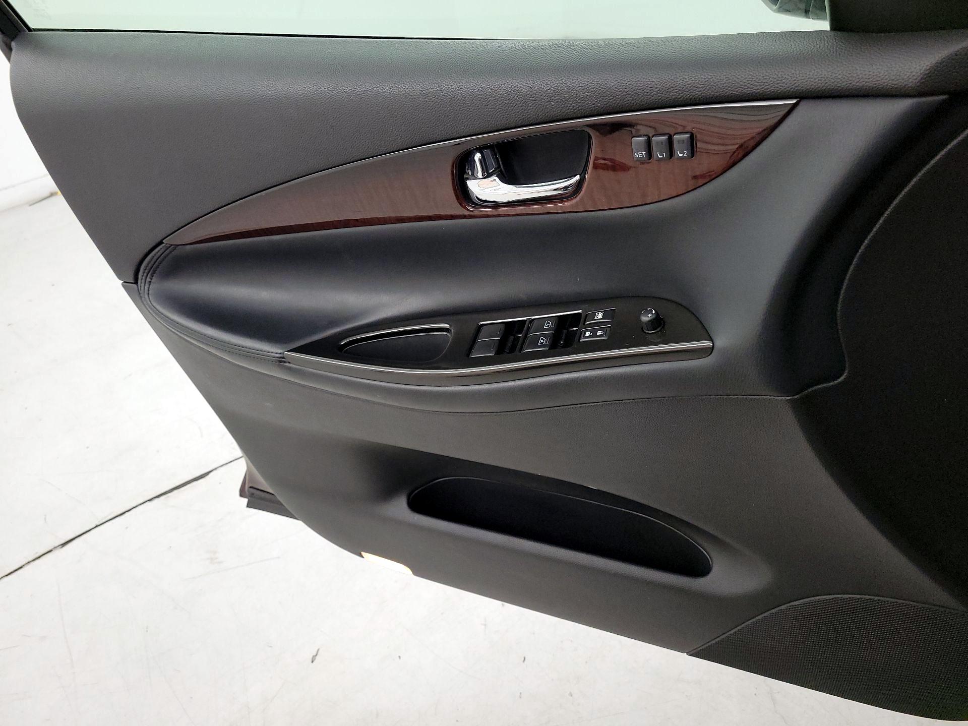 Thumbnail: 2016 INFINITI QX50 - 12