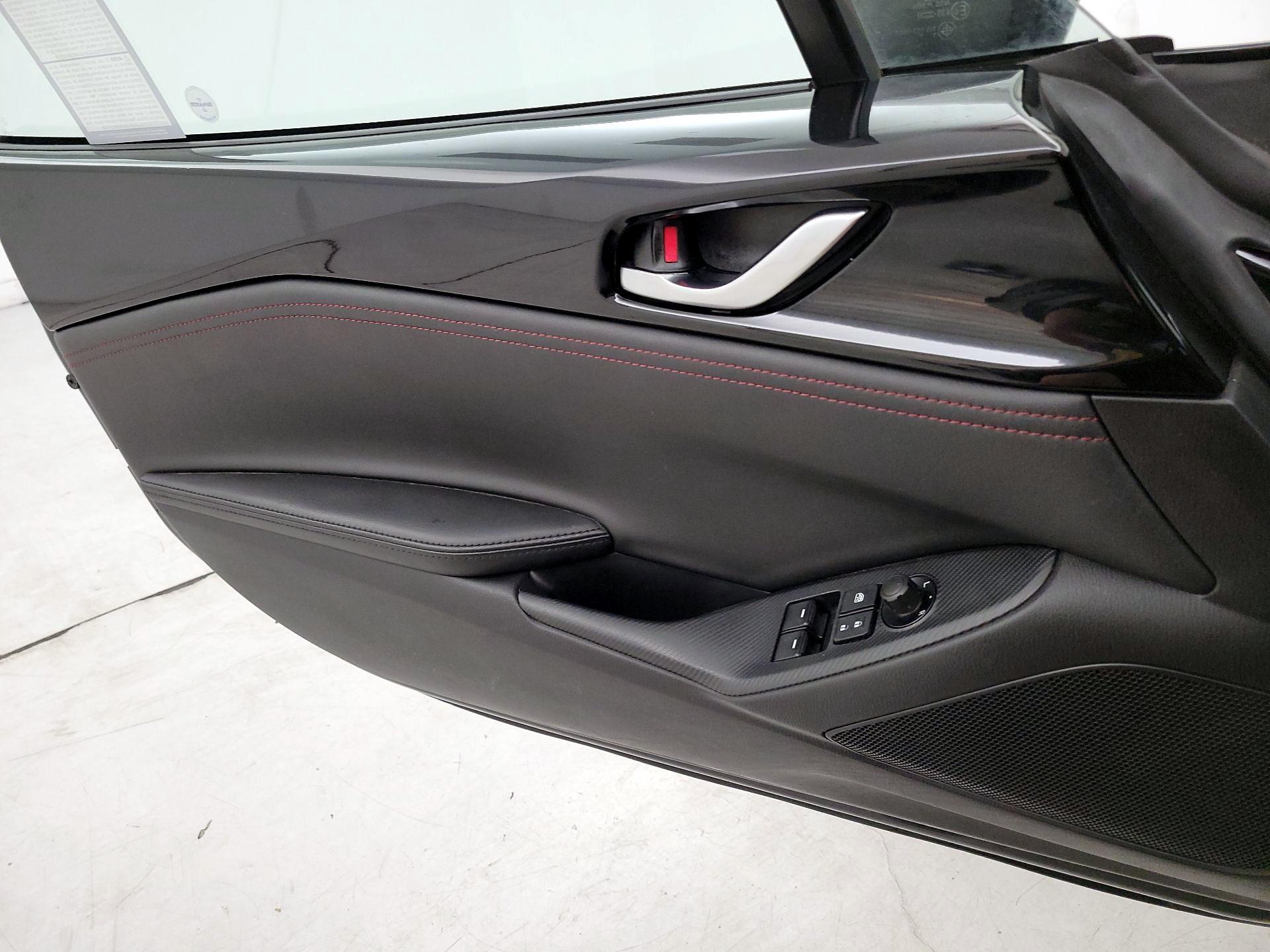 Thumbnail: 2016 Mazda MX-5 Miata - 12