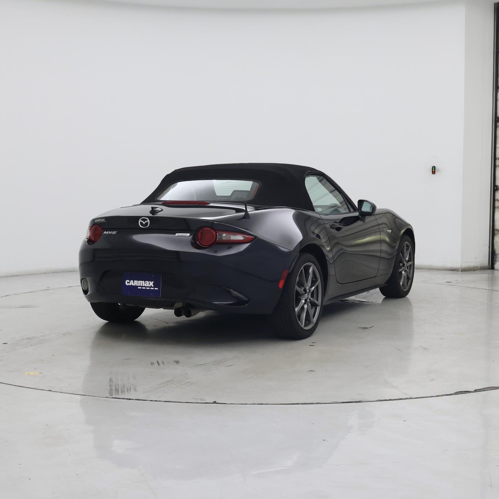 Thumbnail: 2016 Mazda MX-5 Miata - 8