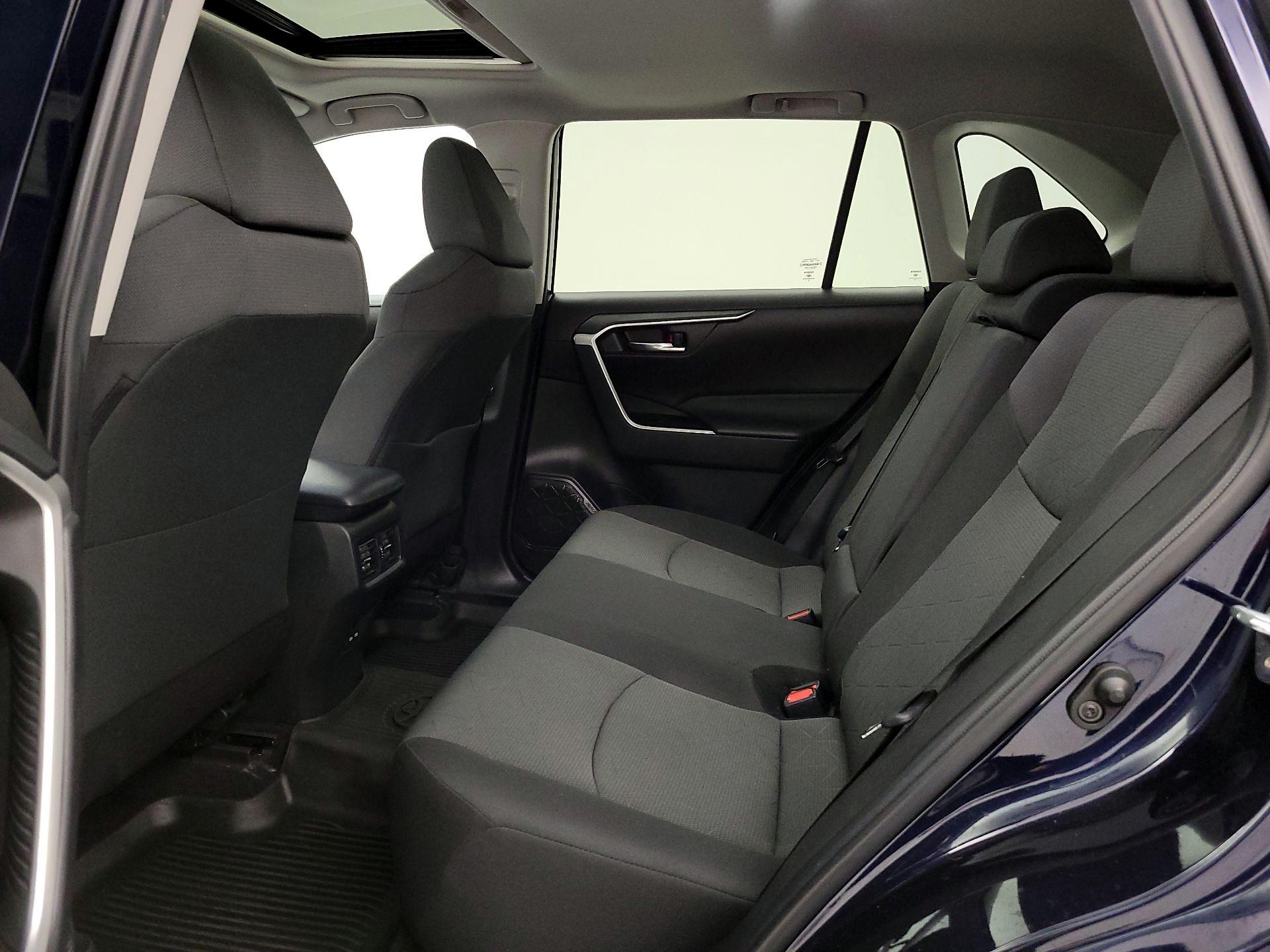 Thumbnail: 2022 Toyota RAV4 - 20