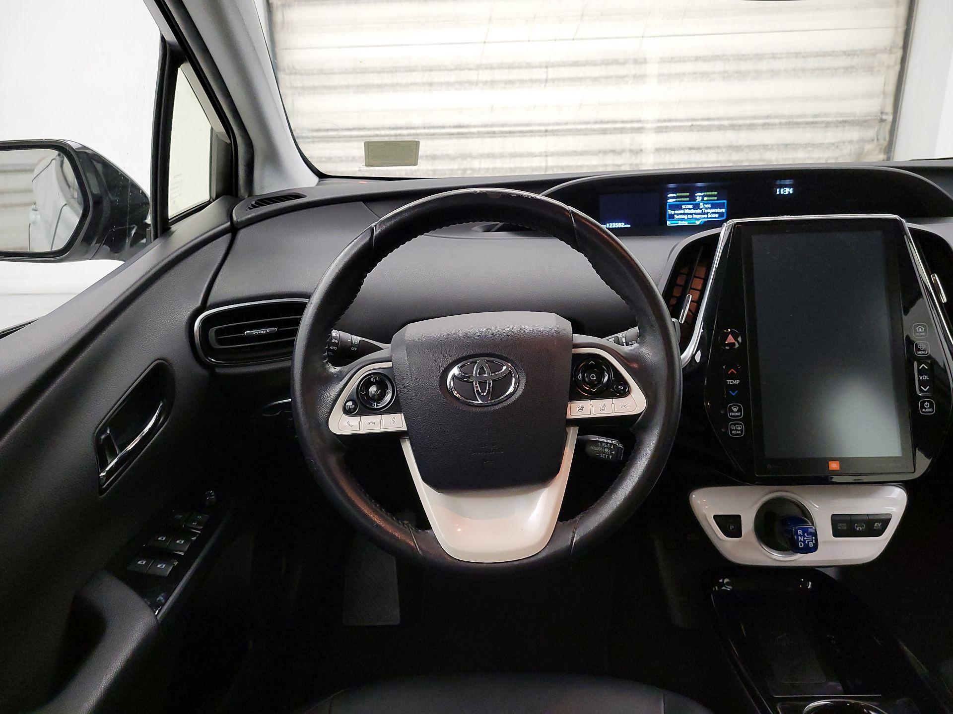 Thumbnail: 2017 Toyota Prius Prime - 10