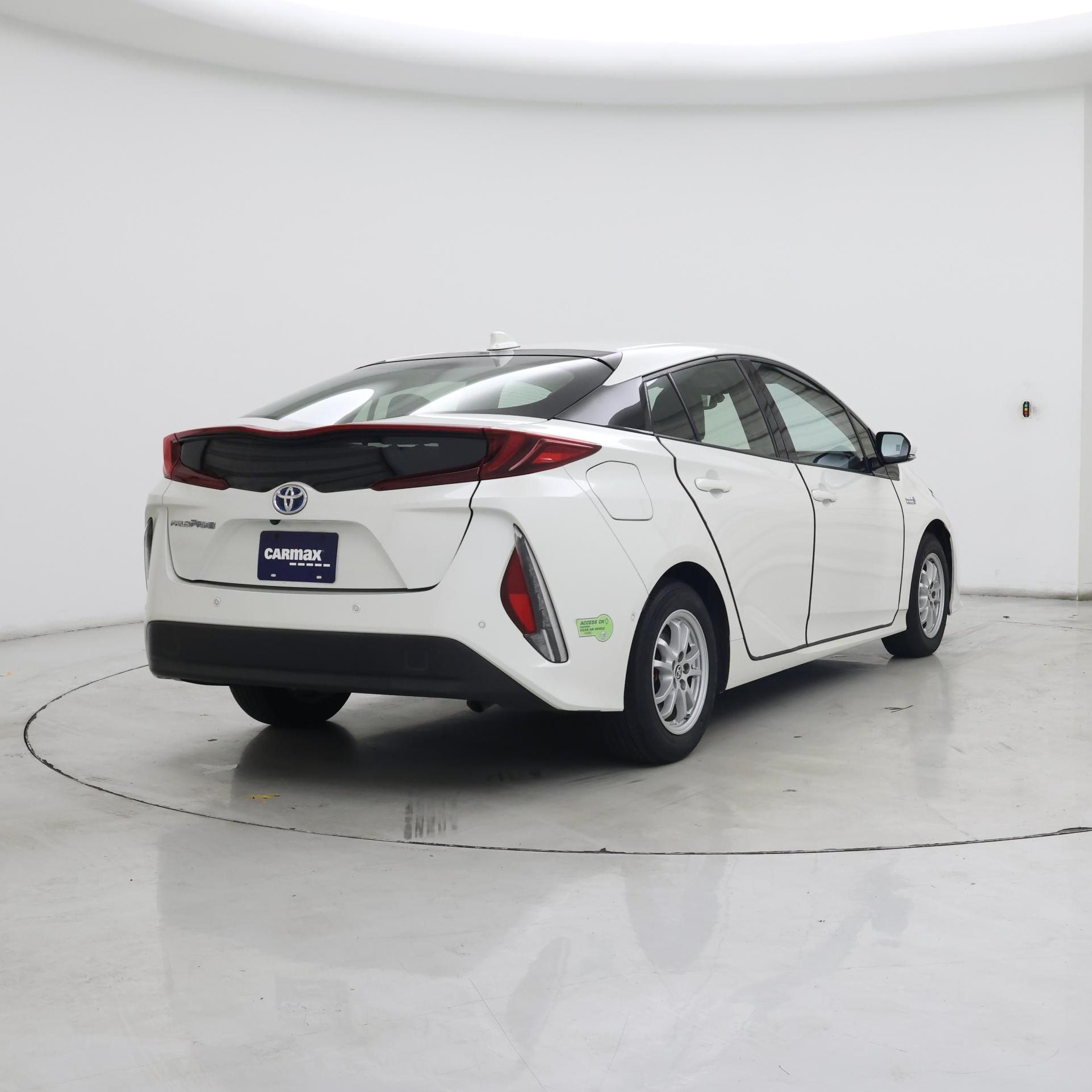 Thumbnail: 2017 Toyota Prius Prime - 8