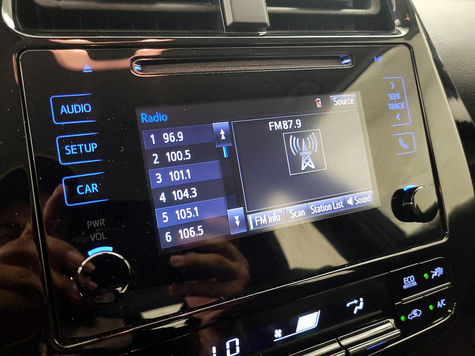 Thumbnail: 2017 Toyota Prius - 15