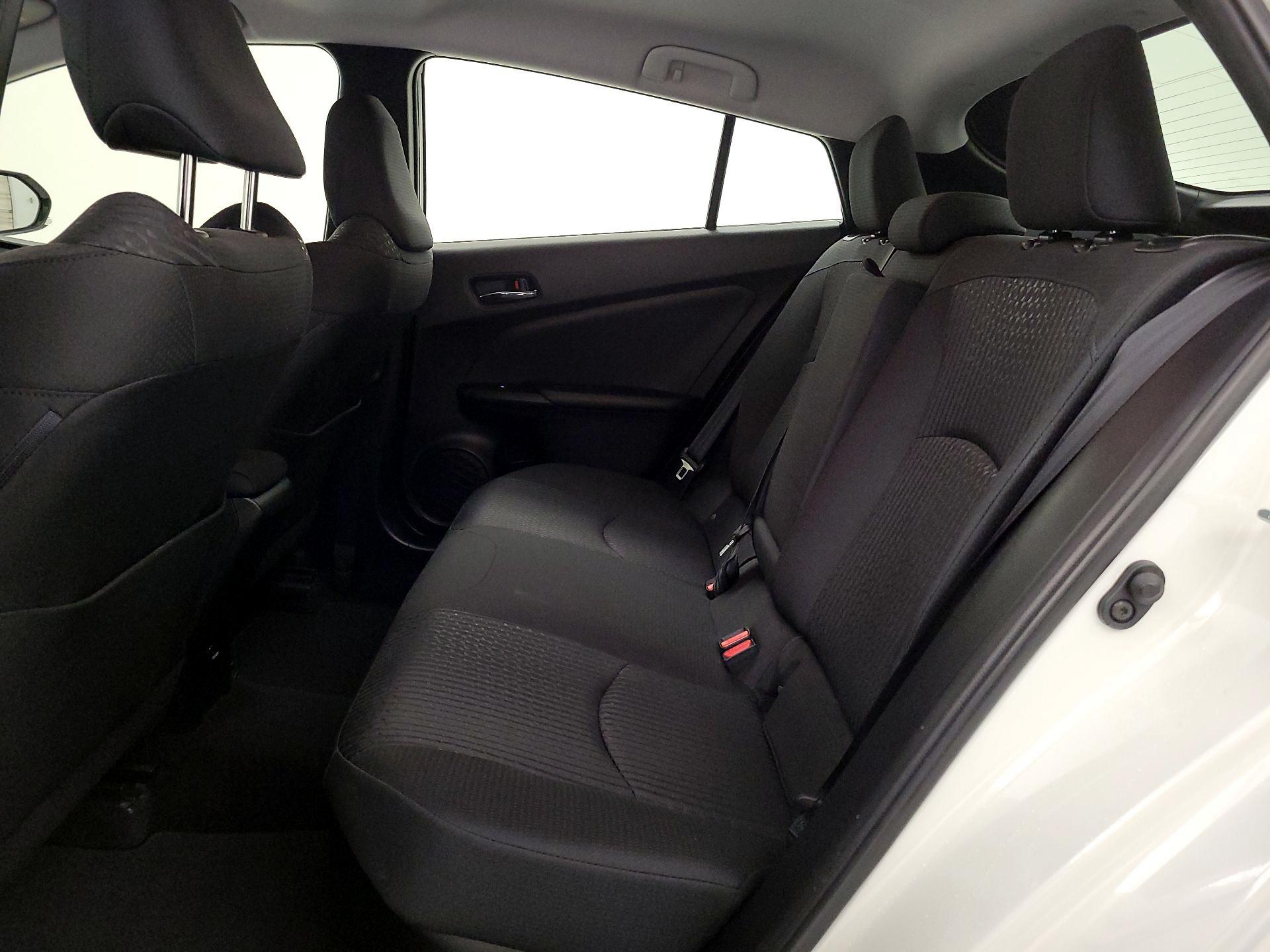 Thumbnail: 2017 Toyota Prius - 18