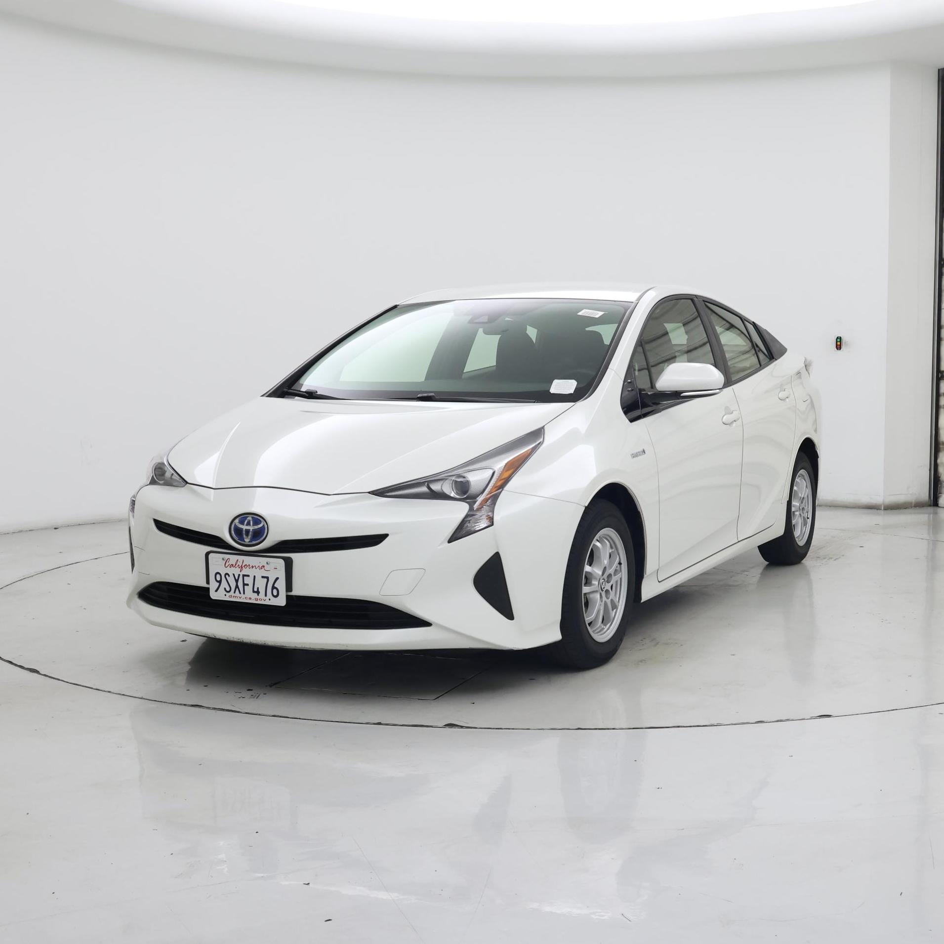 Thumbnail: 2017 Toyota Prius - 4