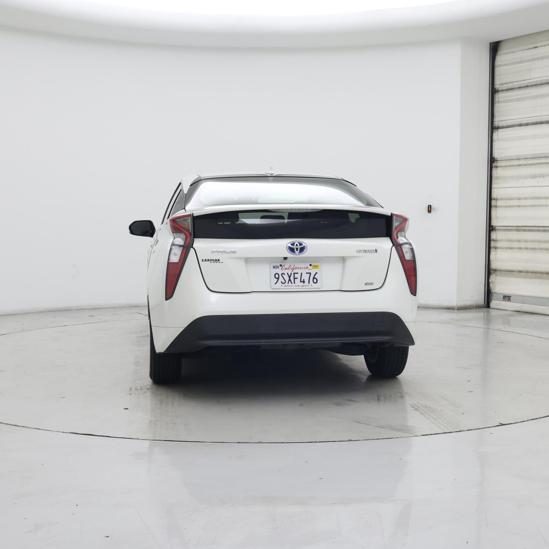 Thumbnail: 2017 Toyota Prius - 6