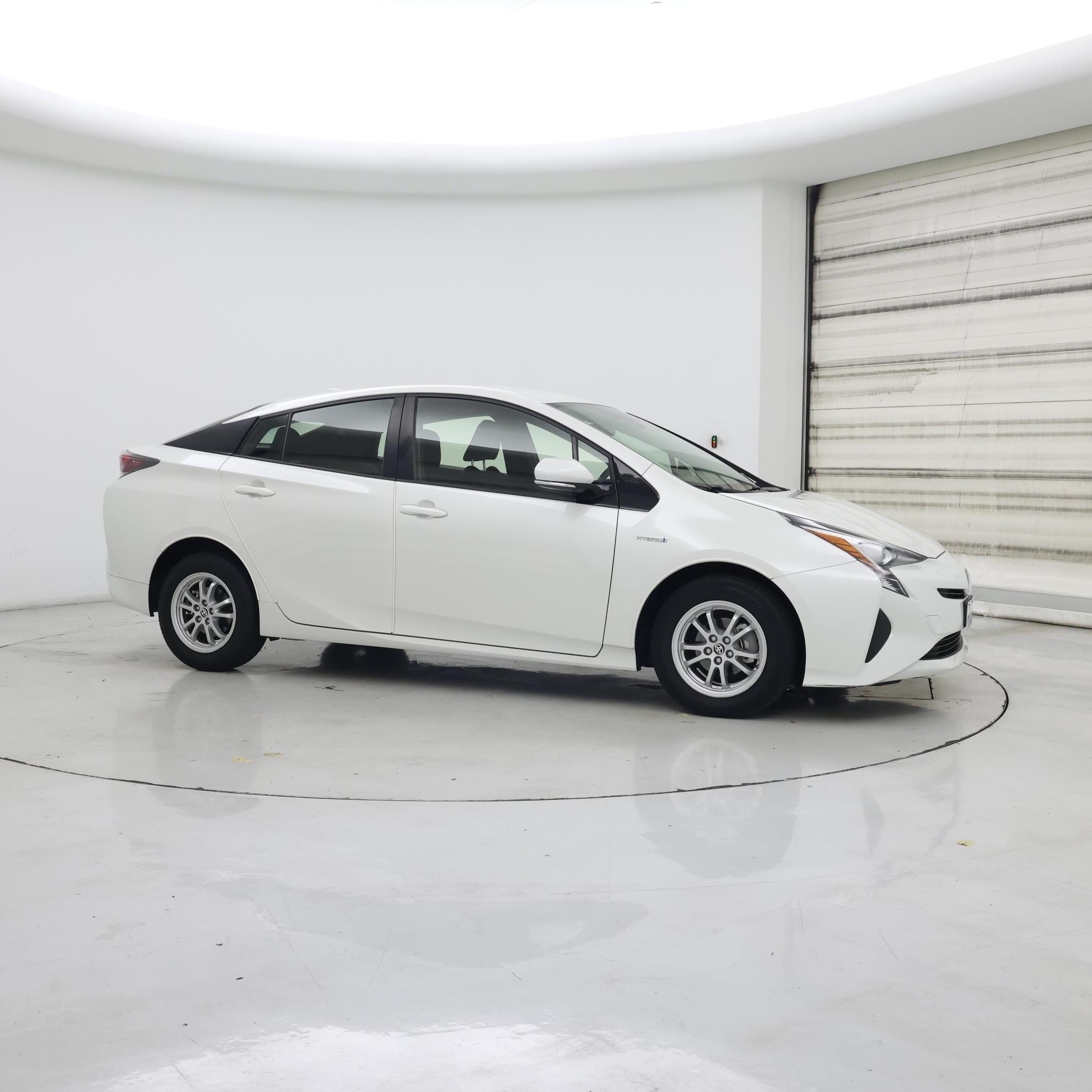 Thumbnail: 2017 Toyota Prius - 7