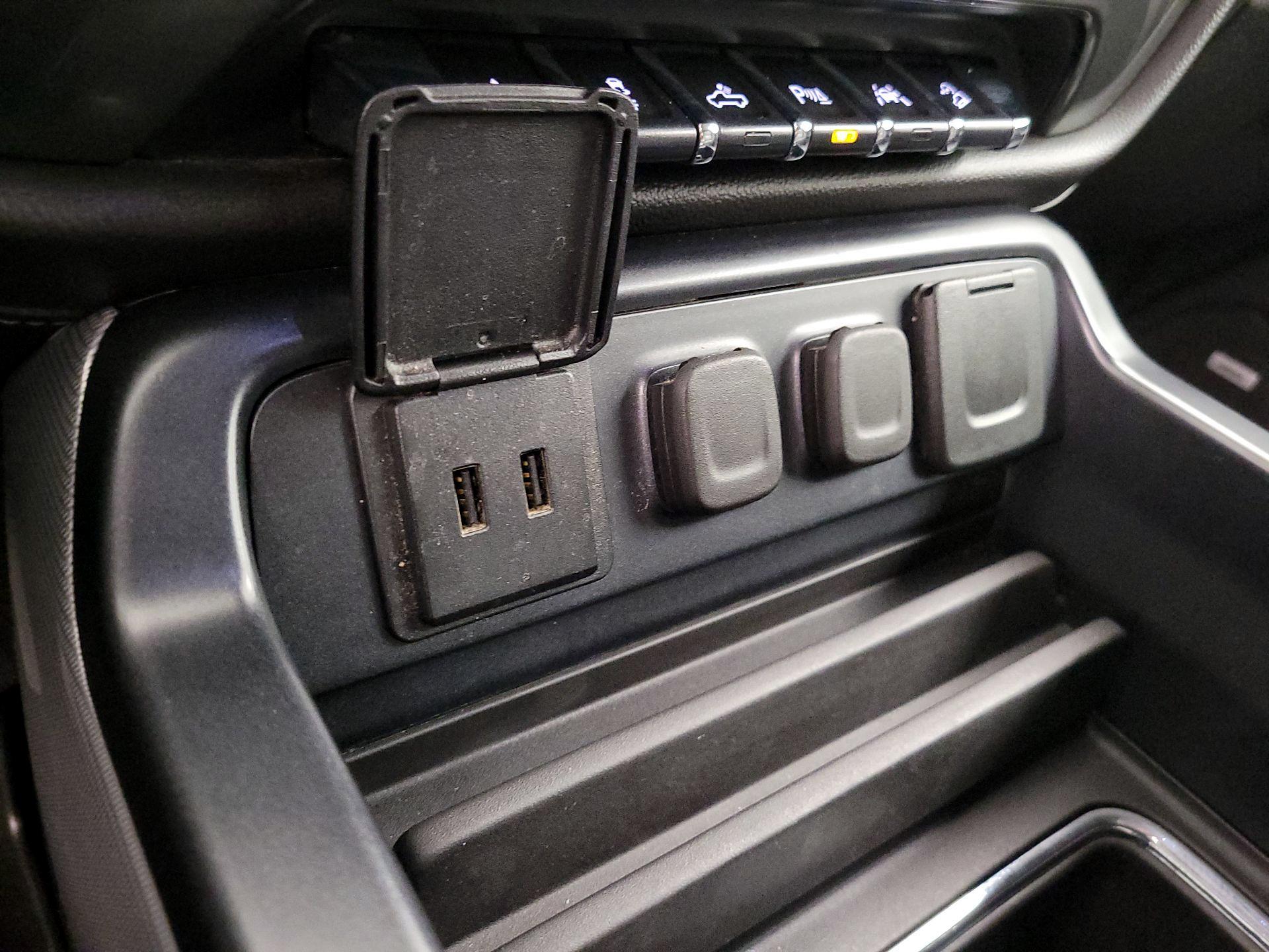 Thumbnail: 2018 Chevrolet Silverado 1500 - 18