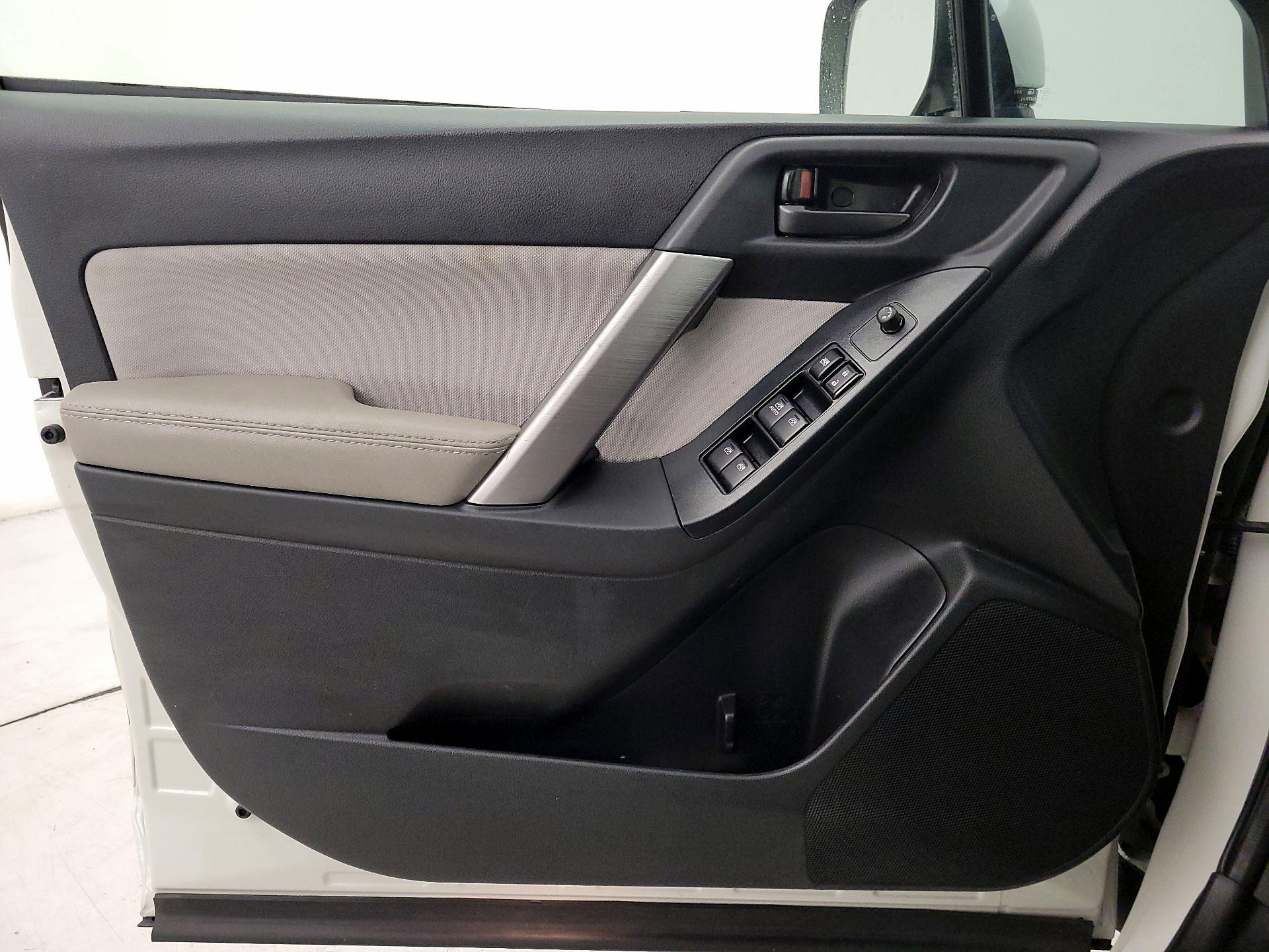 Thumbnail: 2016 Subaru Forester - 12