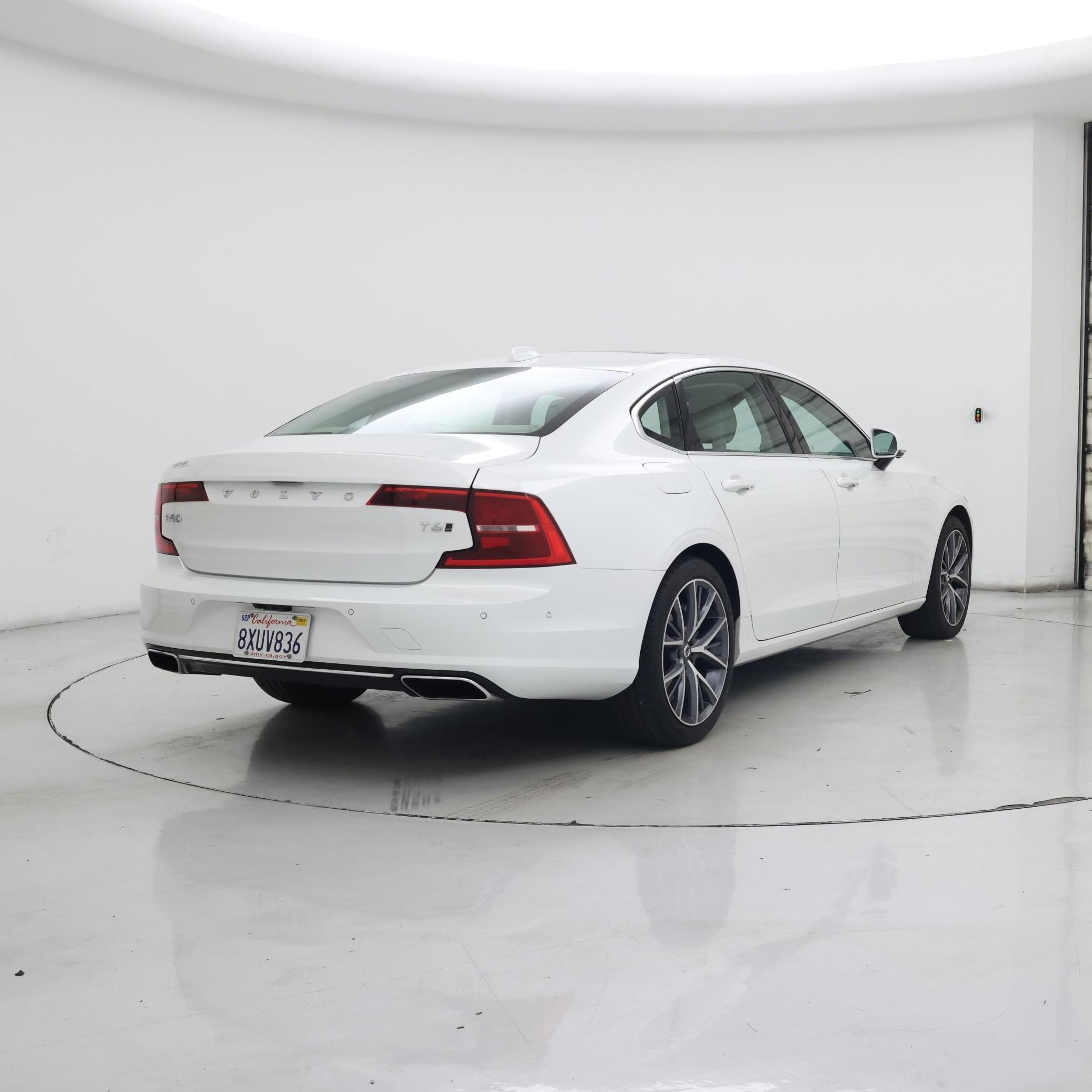 Thumbnail: 2018 Volvo S90 - 8