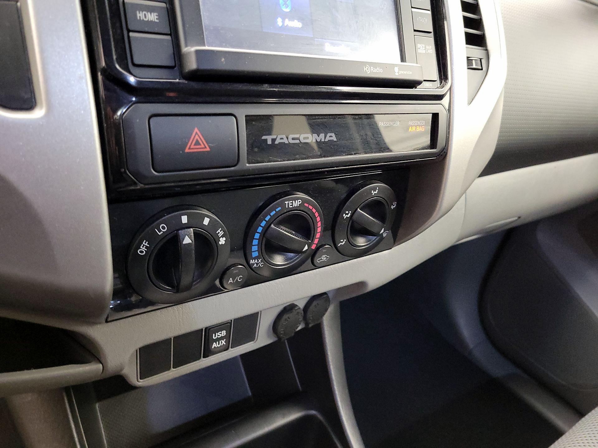 Thumbnail: 2015 Toyota Tacoma - 17