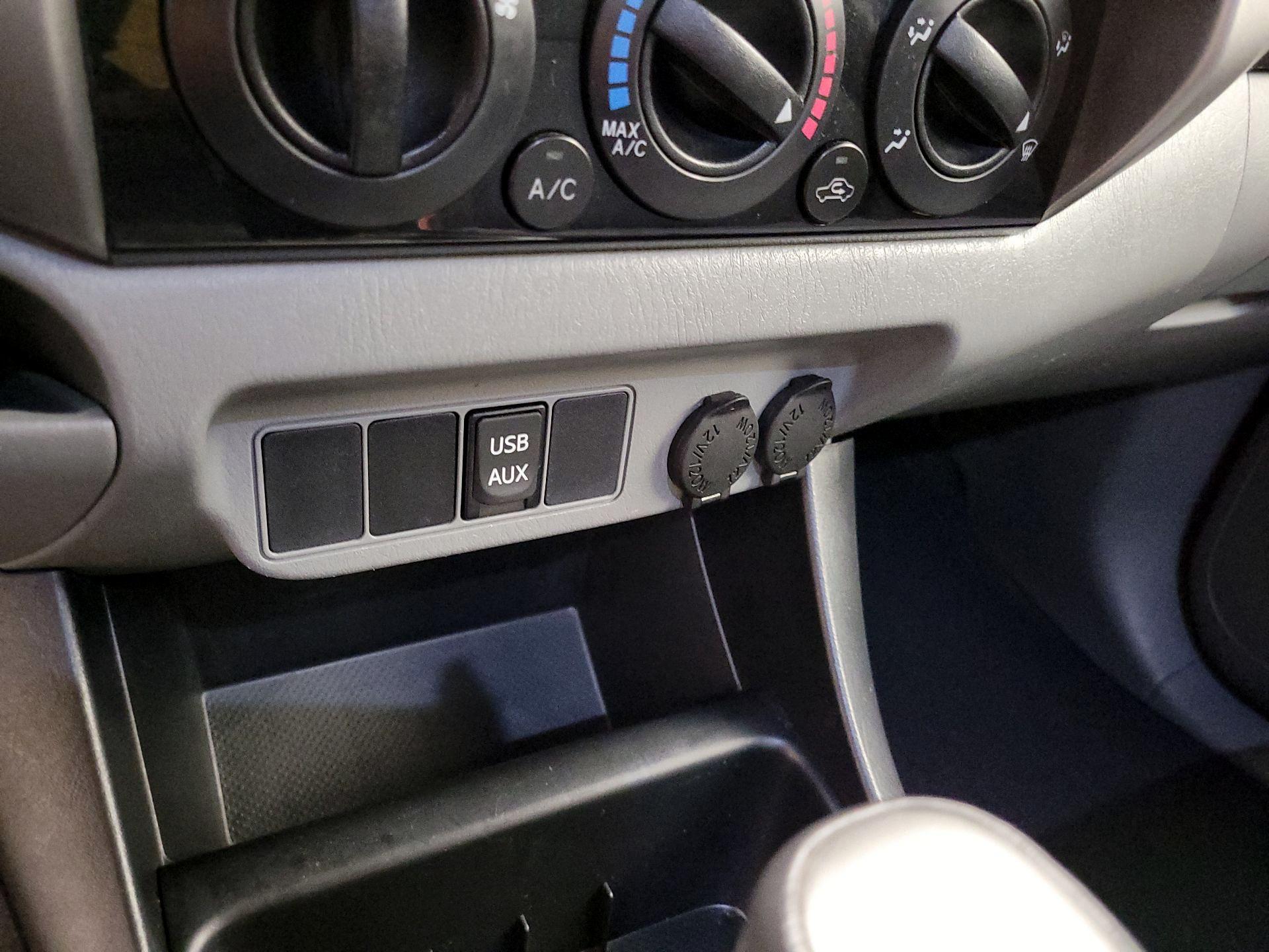 Thumbnail: 2015 Toyota Tacoma - 19