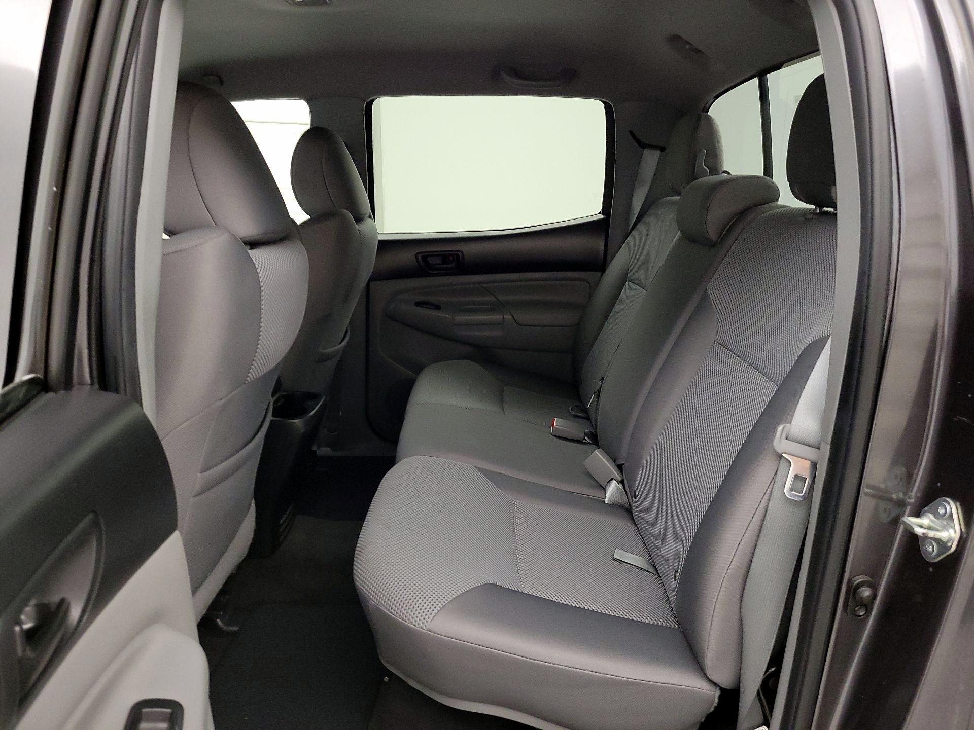 Thumbnail: 2015 Toyota Tacoma - 20