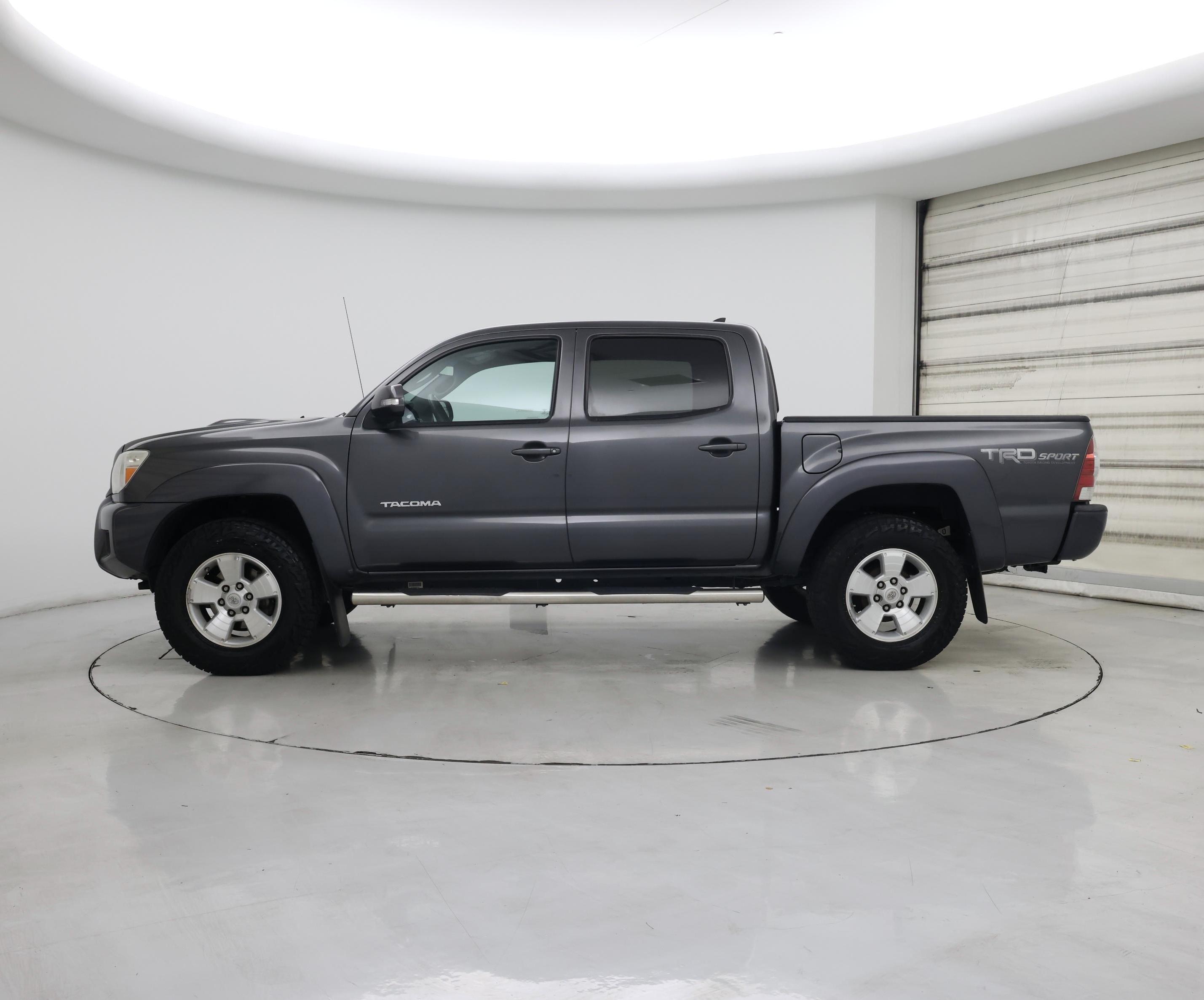 Thumbnail: 2015 Toyota Tacoma - 3