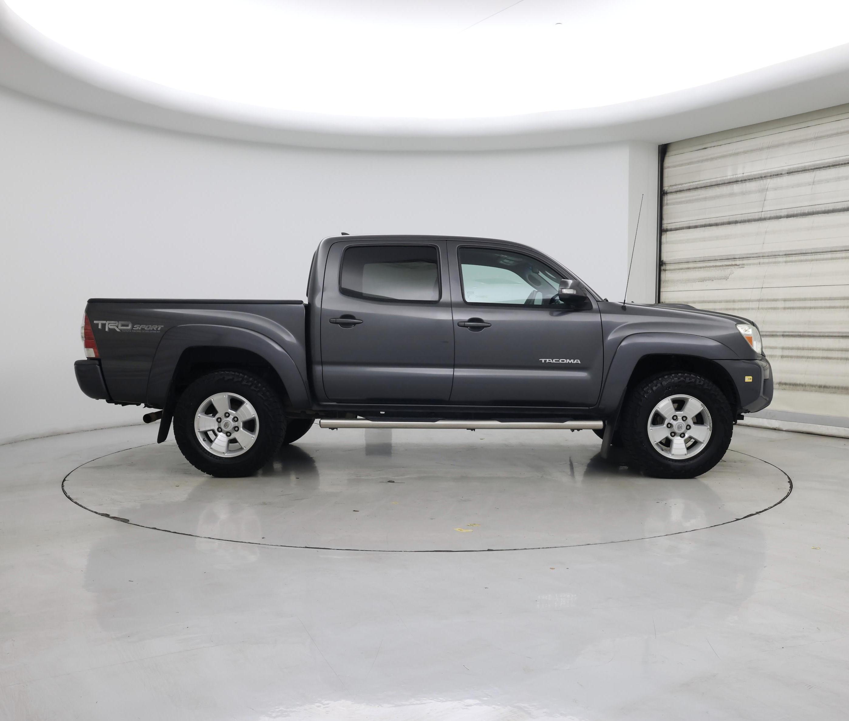 Thumbnail: 2015 Toyota Tacoma - 7