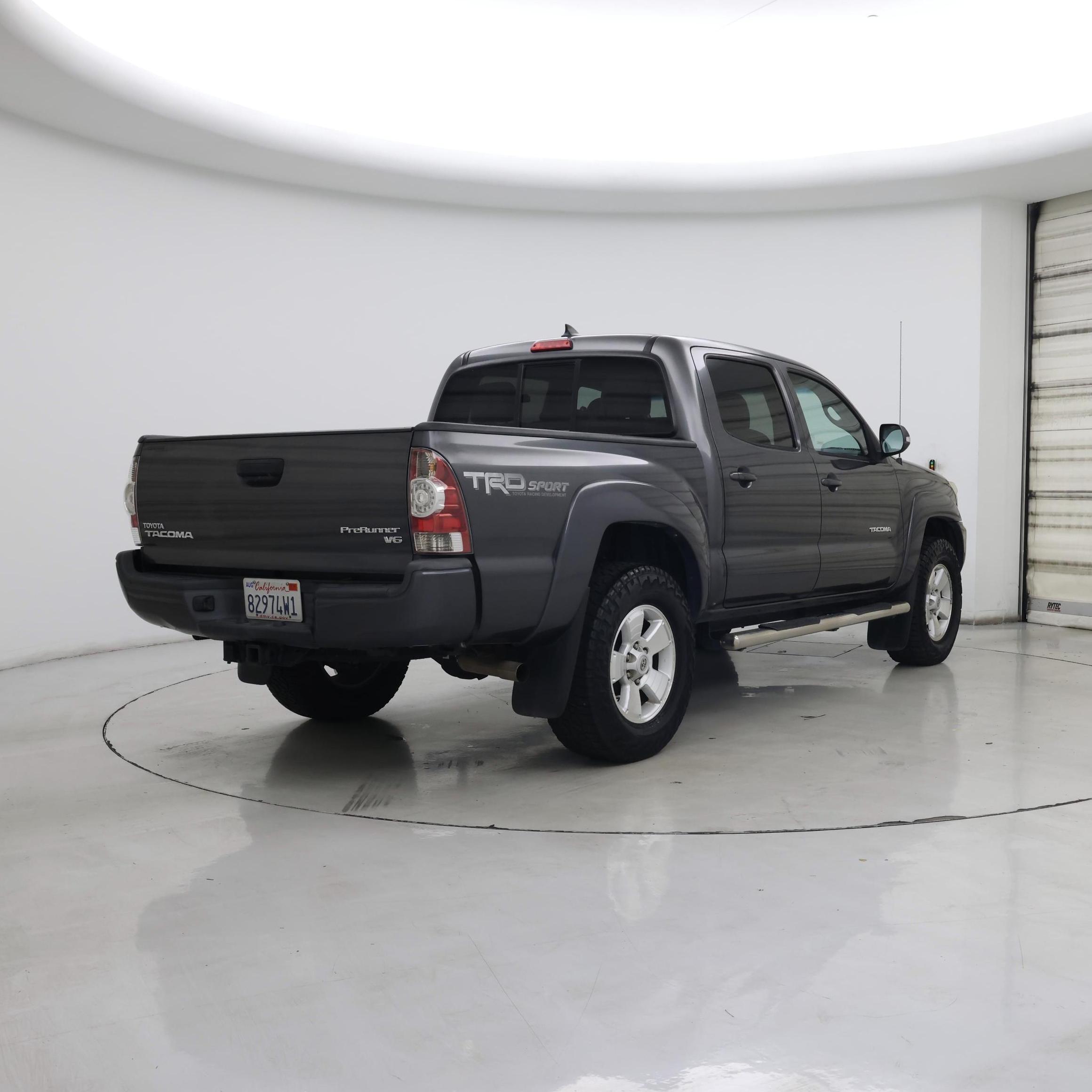 Thumbnail: 2015 Toyota Tacoma - 8