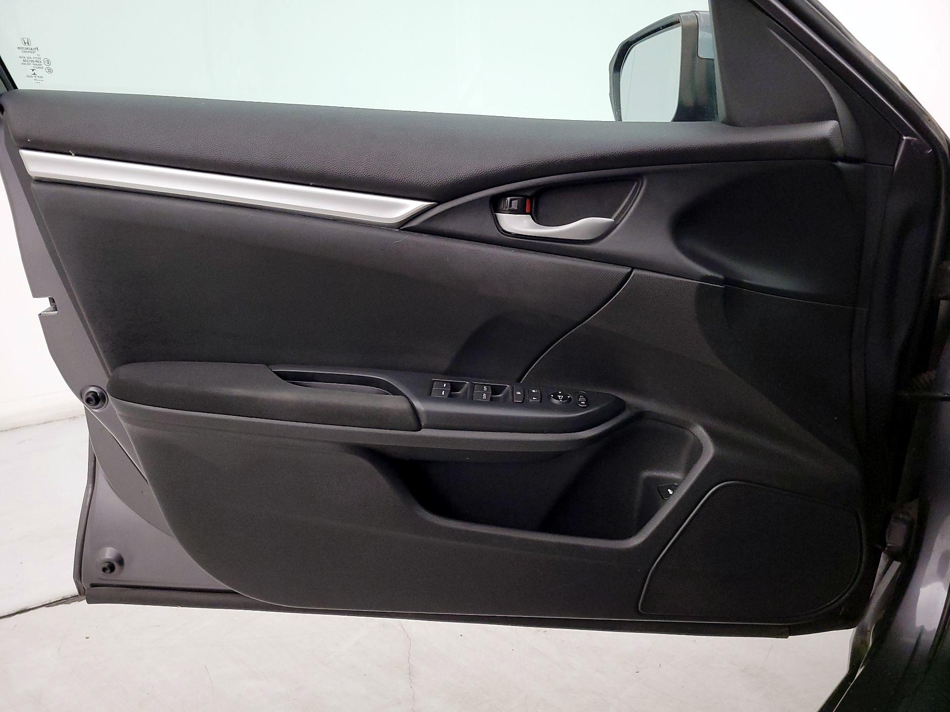 Thumbnail: 2016 Honda Civic - 12
