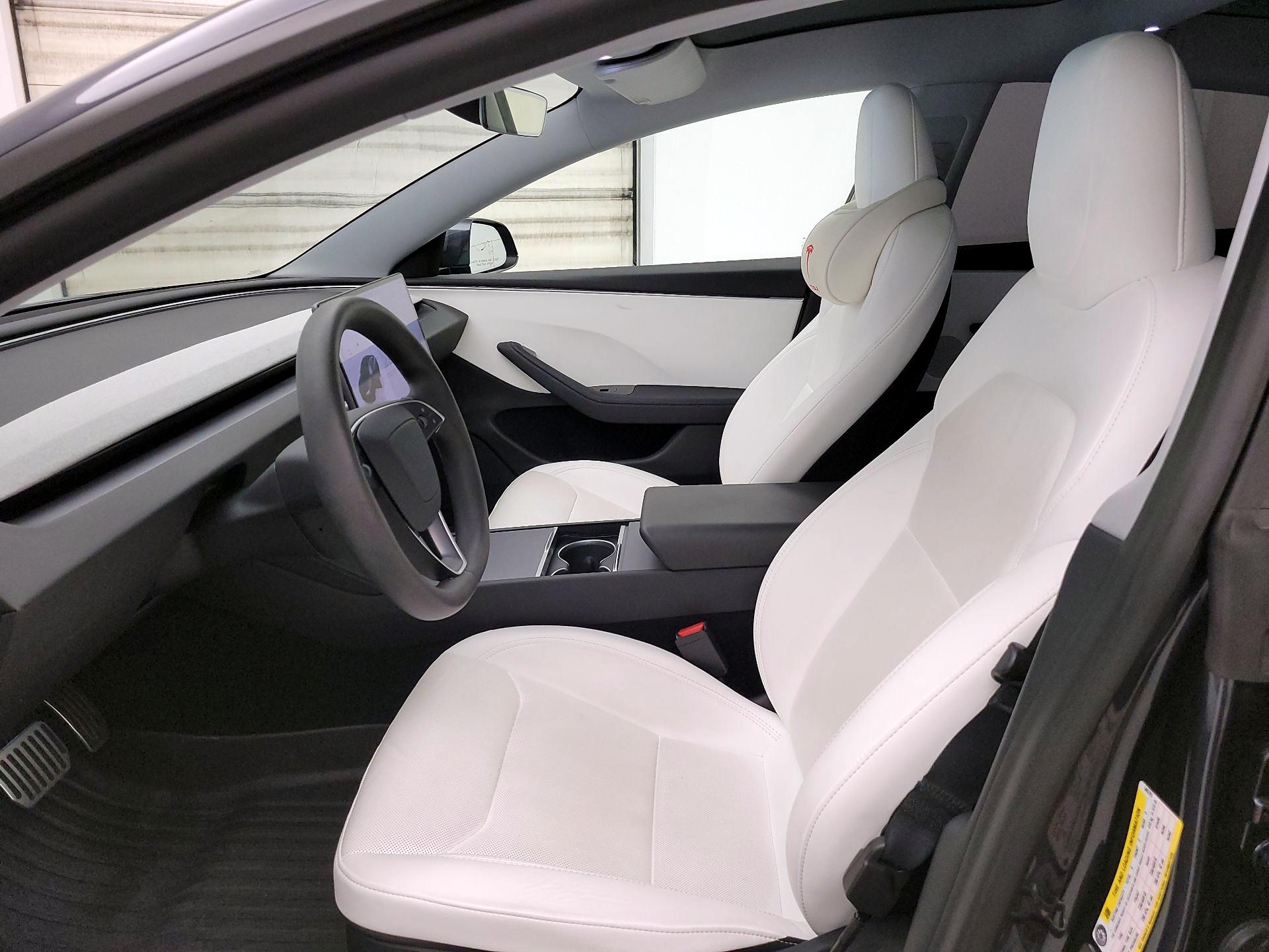 Thumbnail: 2024 Tesla Model 3 - 11