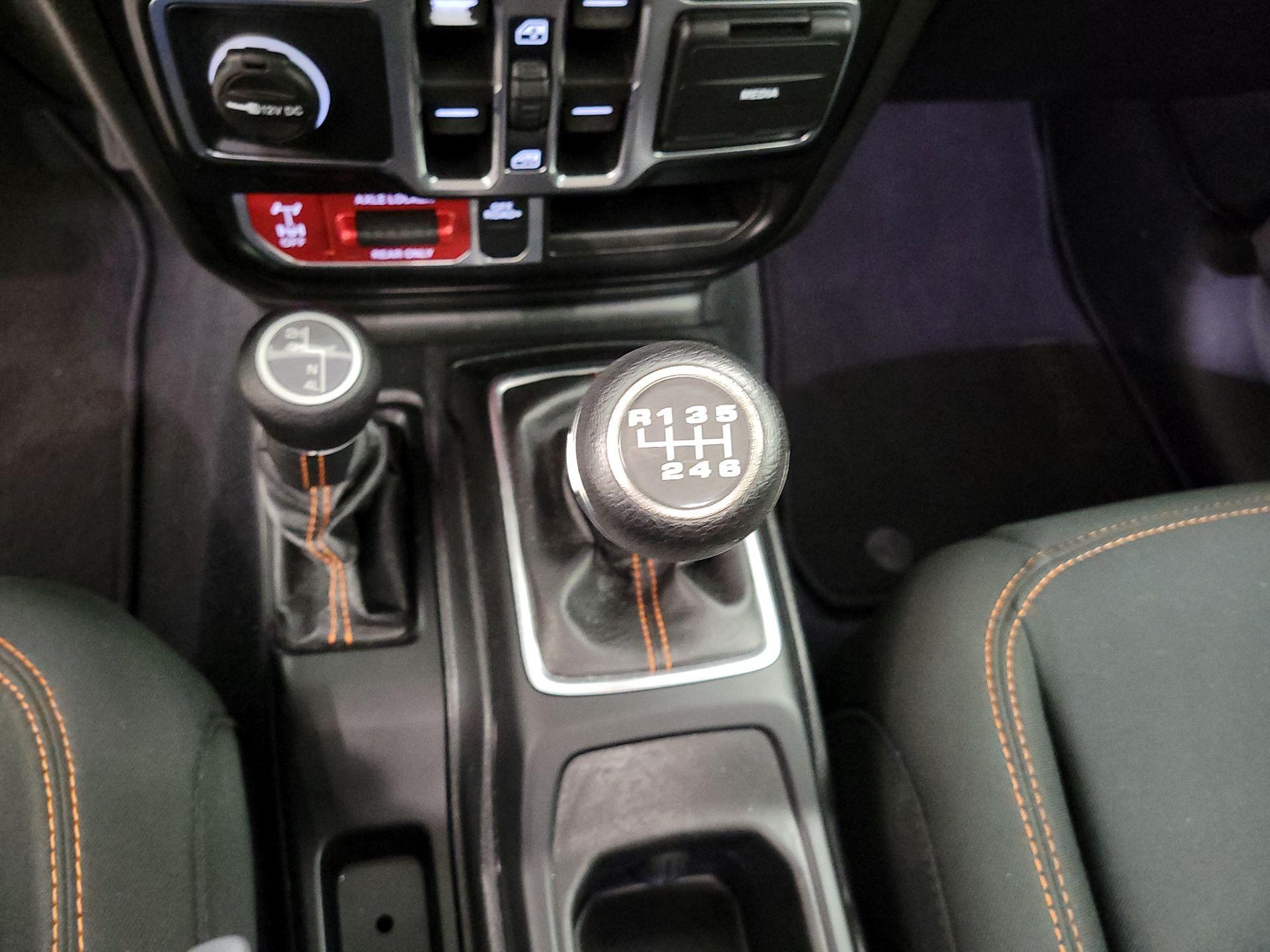 Thumbnail: 2021 Jeep Gladiator - 16