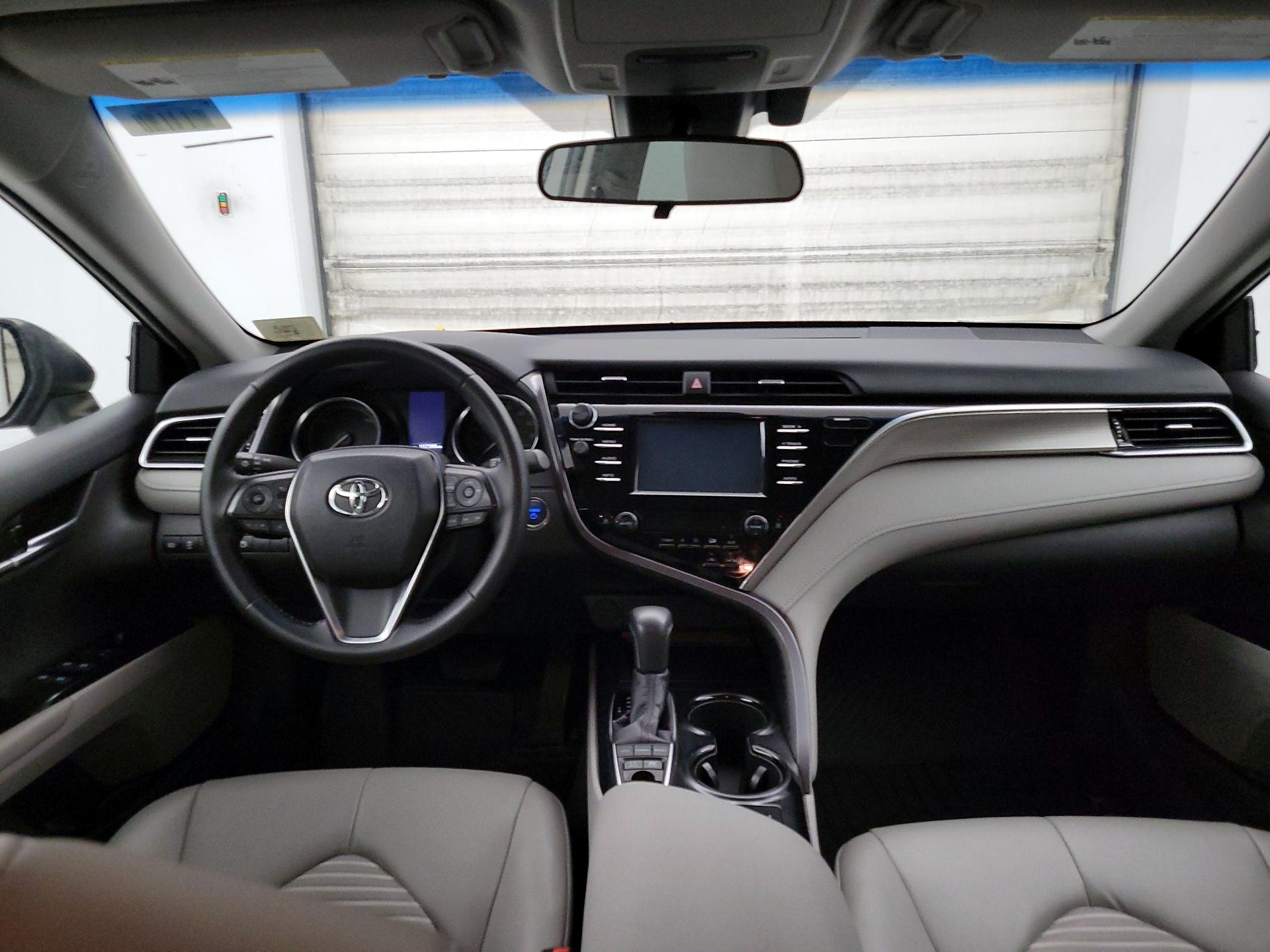 Thumbnail: 2018 Toyota Camry - 9