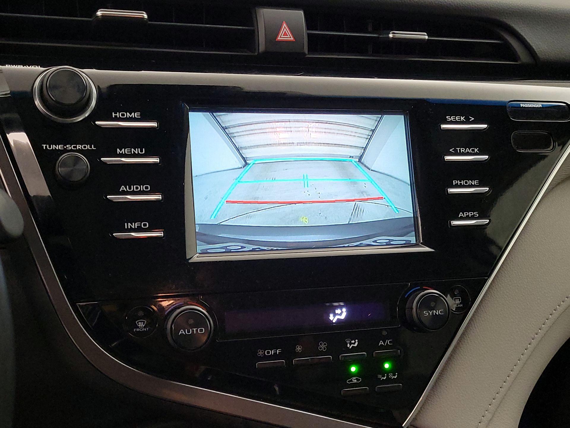 Thumbnail: 2018 Toyota Camry - 14