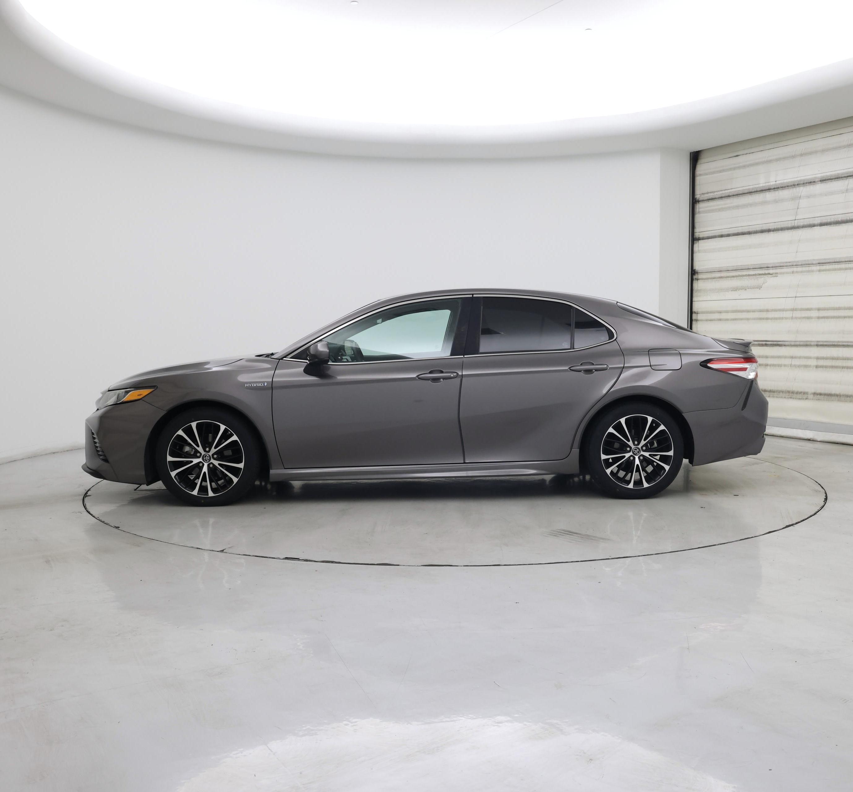 Thumbnail: 2018 Toyota Camry - 3