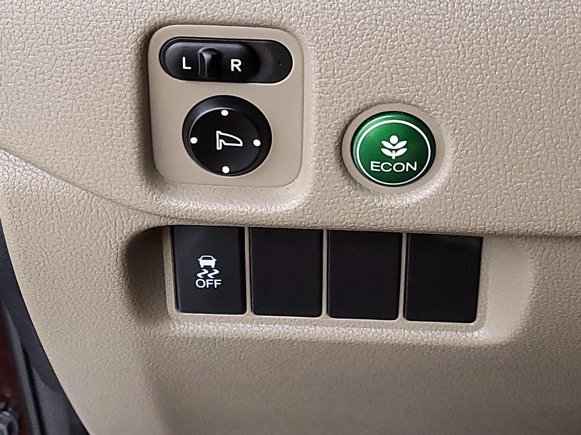 Thumbnail: 2016 Honda Pilot - 13