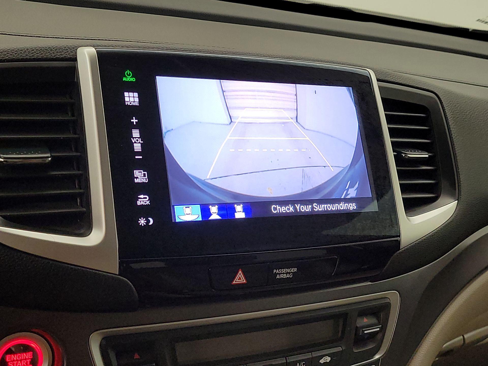 Thumbnail: 2016 Honda Pilot - 14