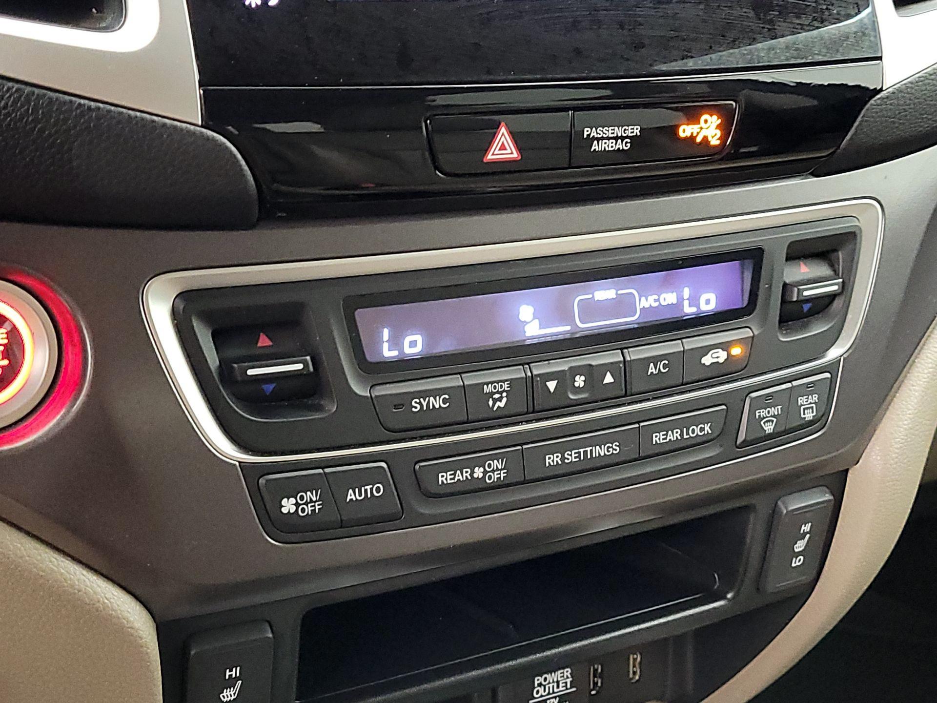 Thumbnail: 2016 Honda Pilot - 16