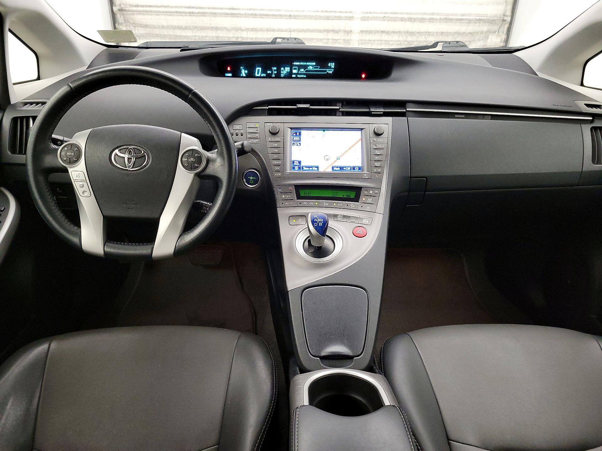 Thumbnail: 2013 Toyota Prius - 9