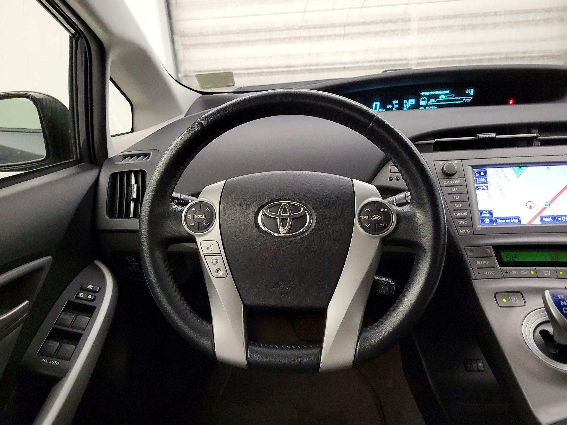 Thumbnail: 2013 Toyota Prius - 10