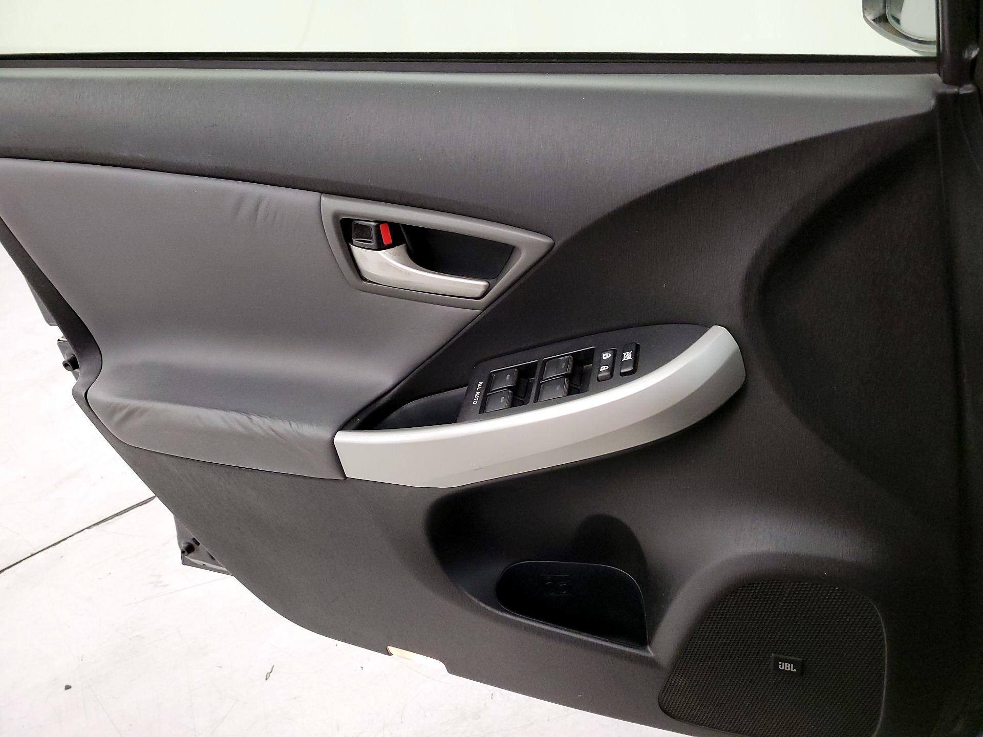 Thumbnail: 2013 Toyota Prius - 12