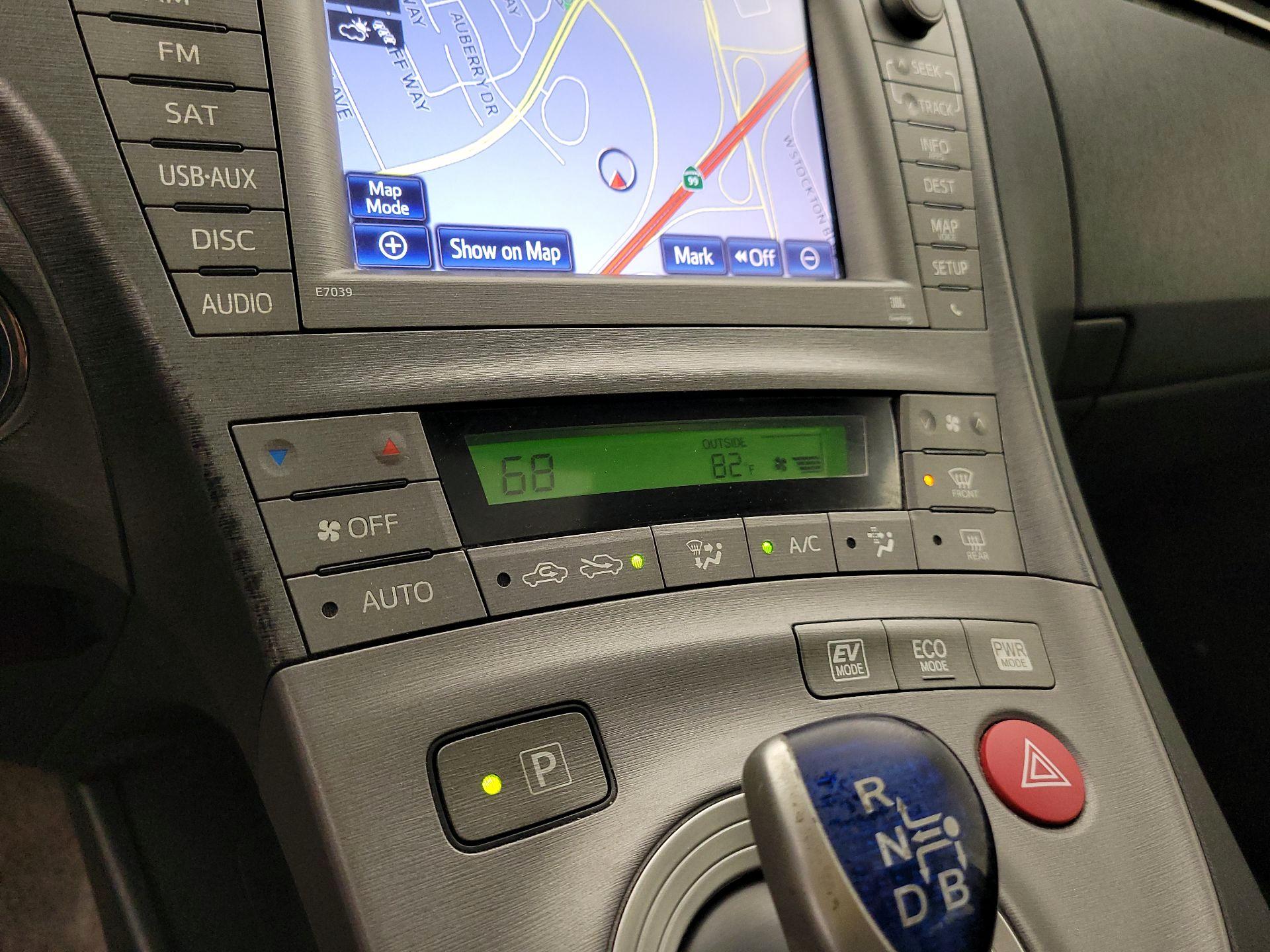 Thumbnail: 2013 Toyota Prius - 15