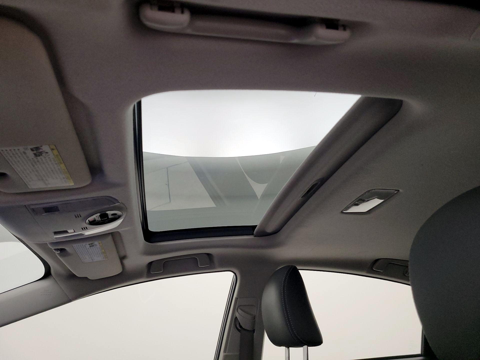 Thumbnail: 2013 Toyota Prius - 17