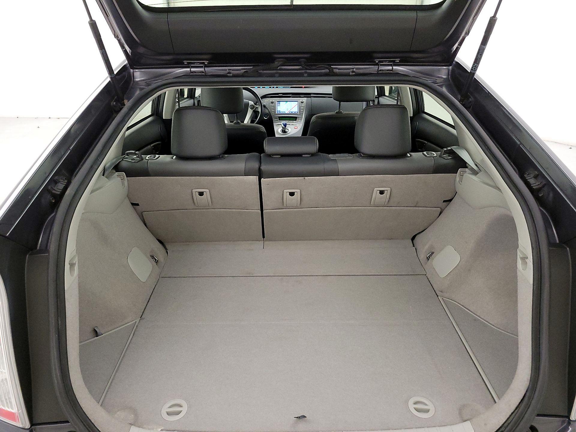 Thumbnail: 2013 Toyota Prius - 18