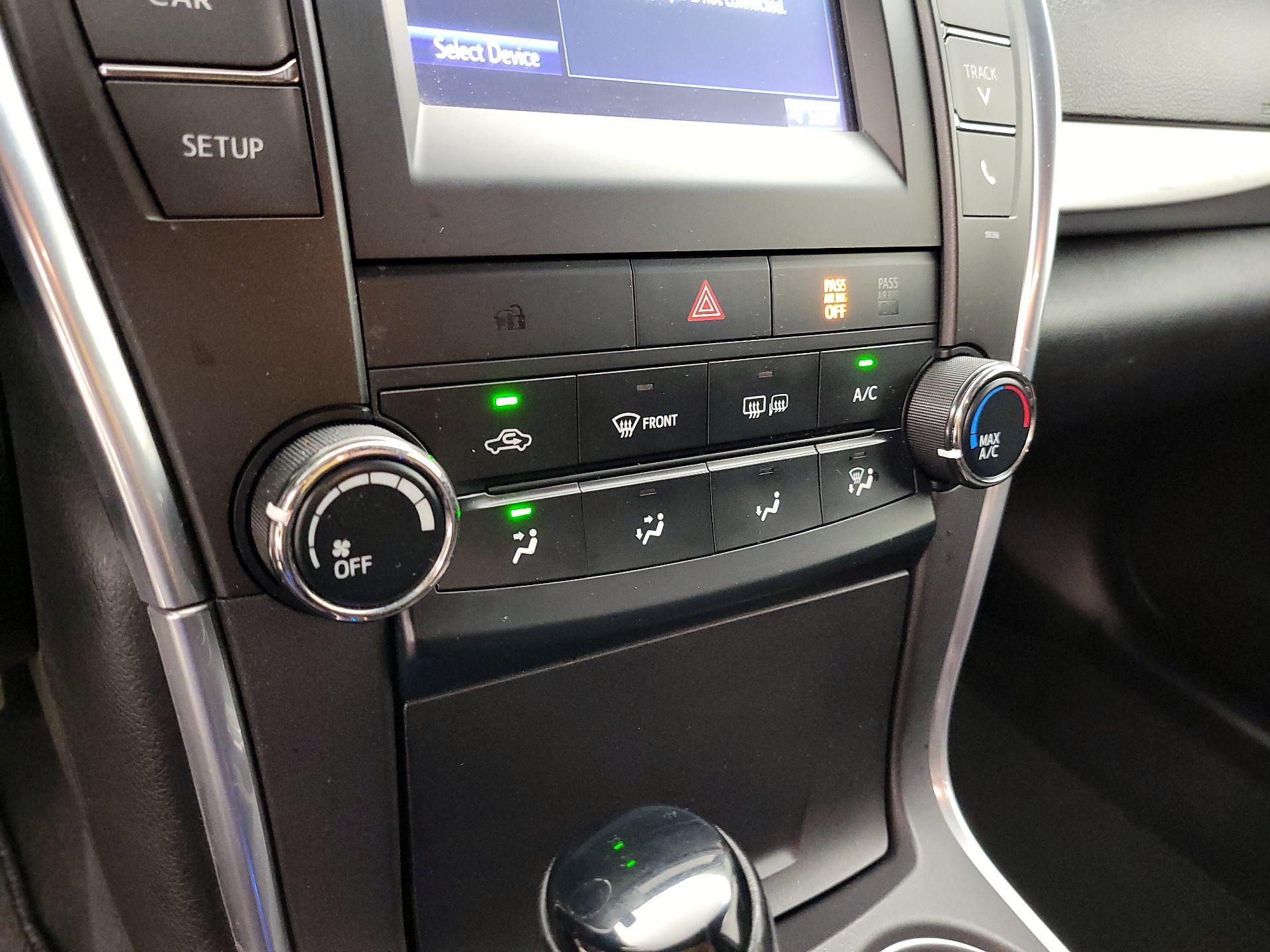 Thumbnail: 2015 Toyota Camry - 15